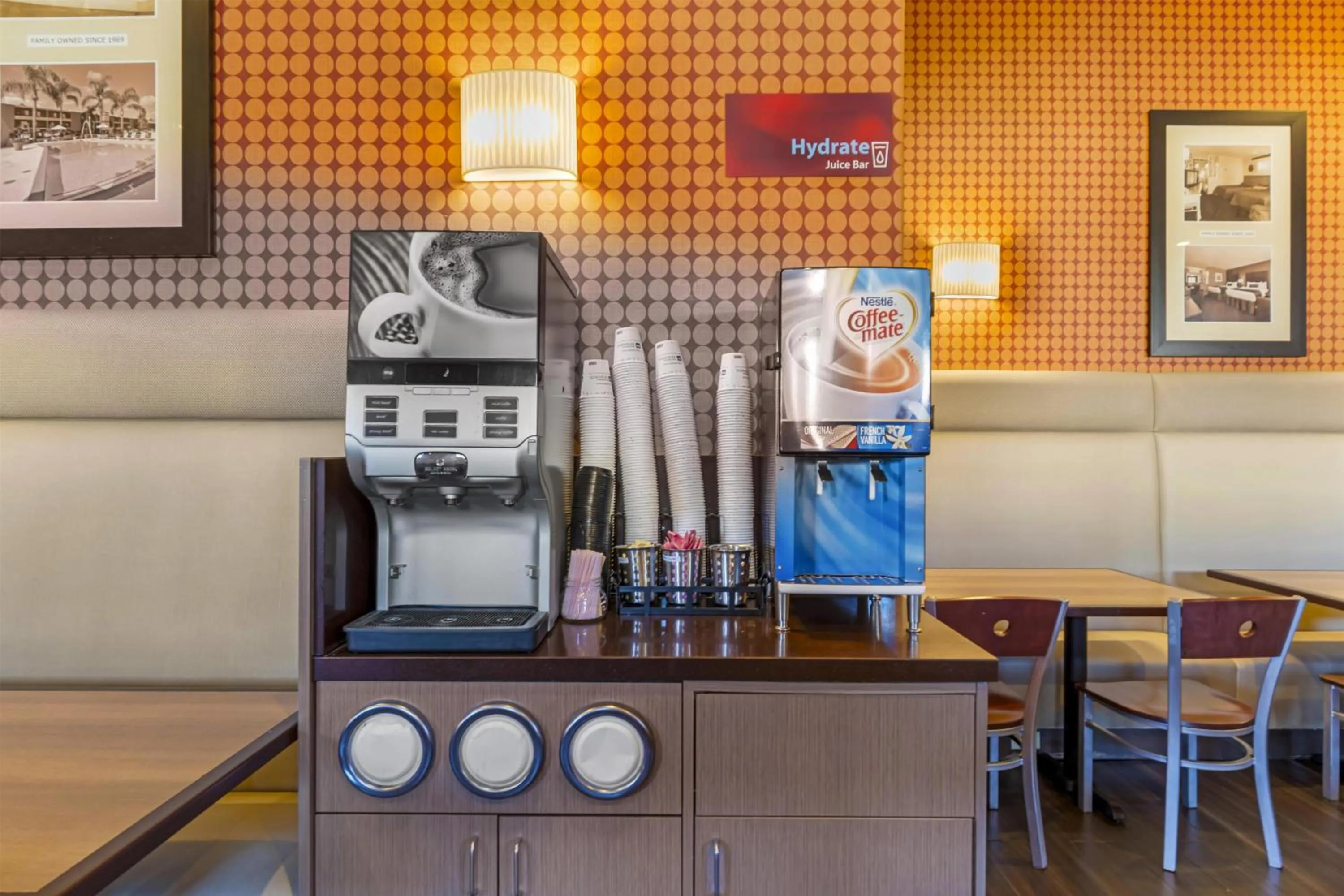 Breakfast in Best Western Plus Stovall's Inn