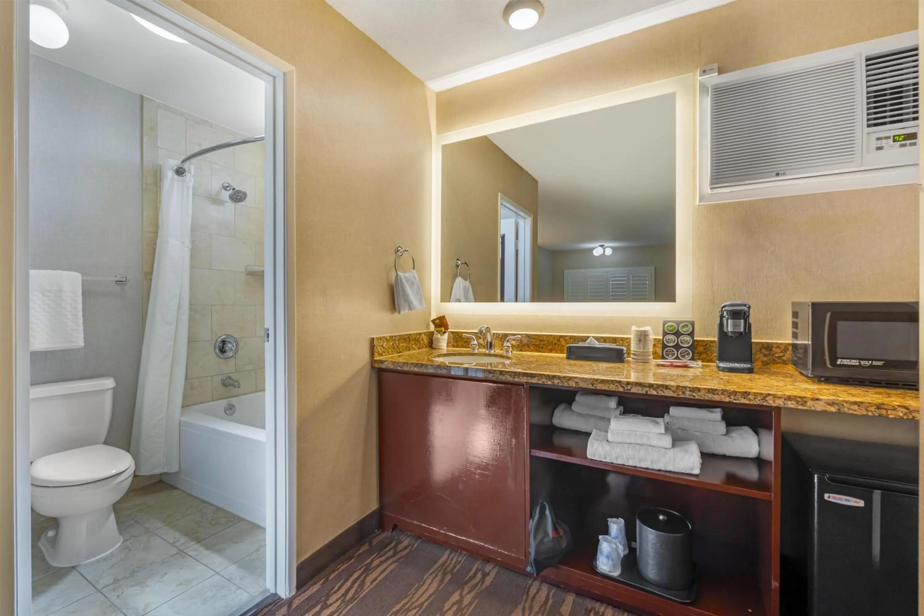 Bathroom in Best Western Plus Stovall's Inn