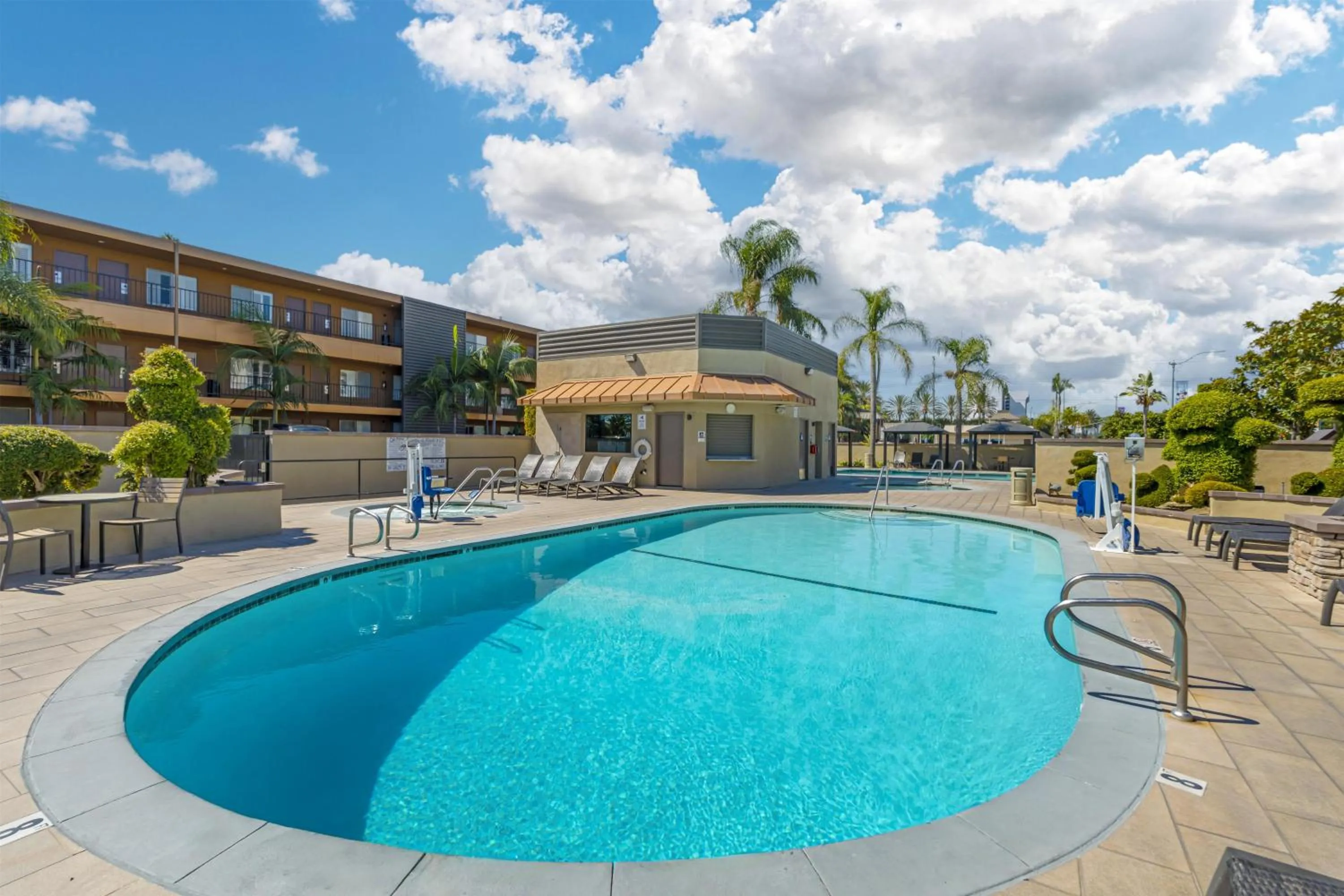 Pool view in Best Western Plus Stovall's Inn