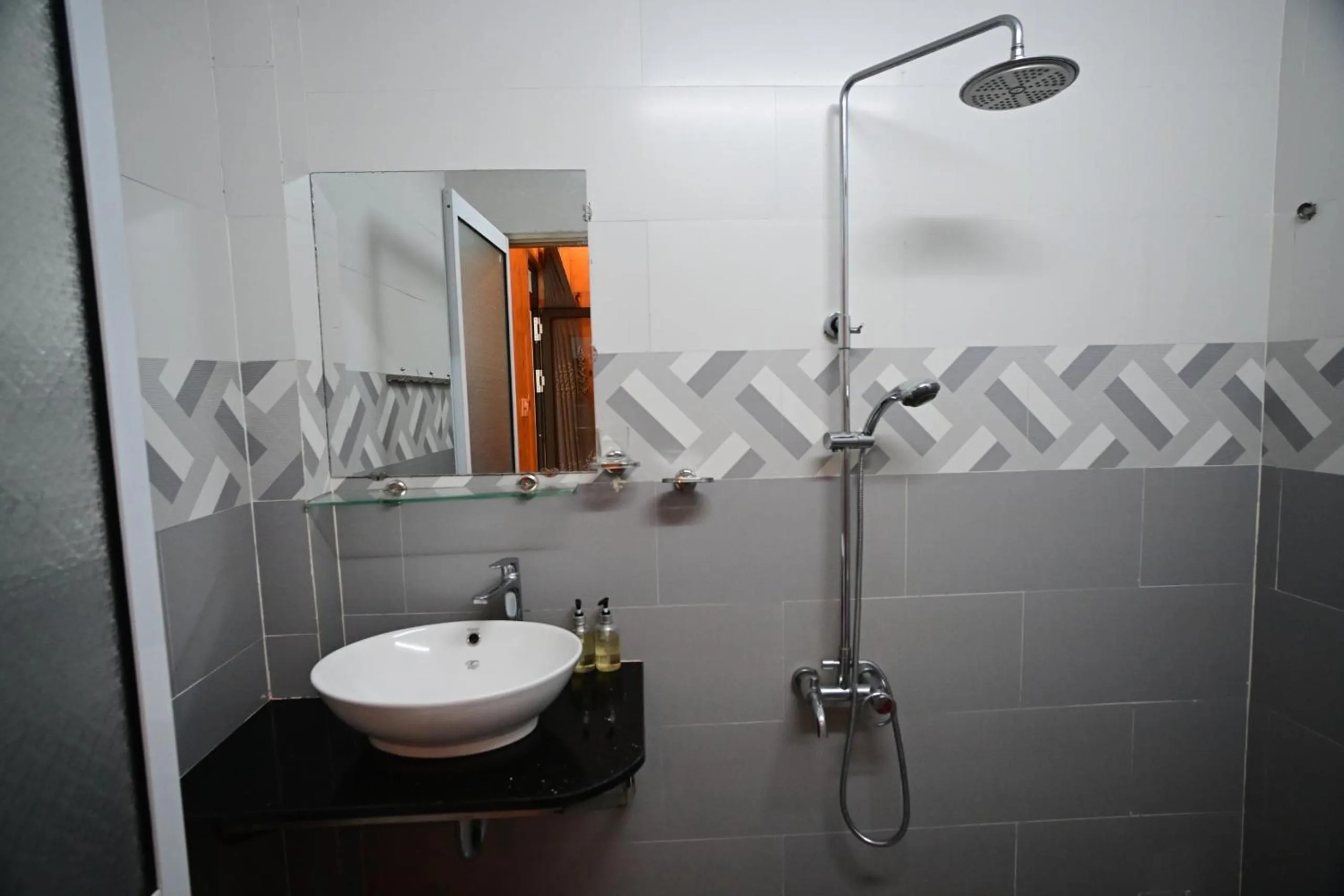 Shower in Little Home Homestay