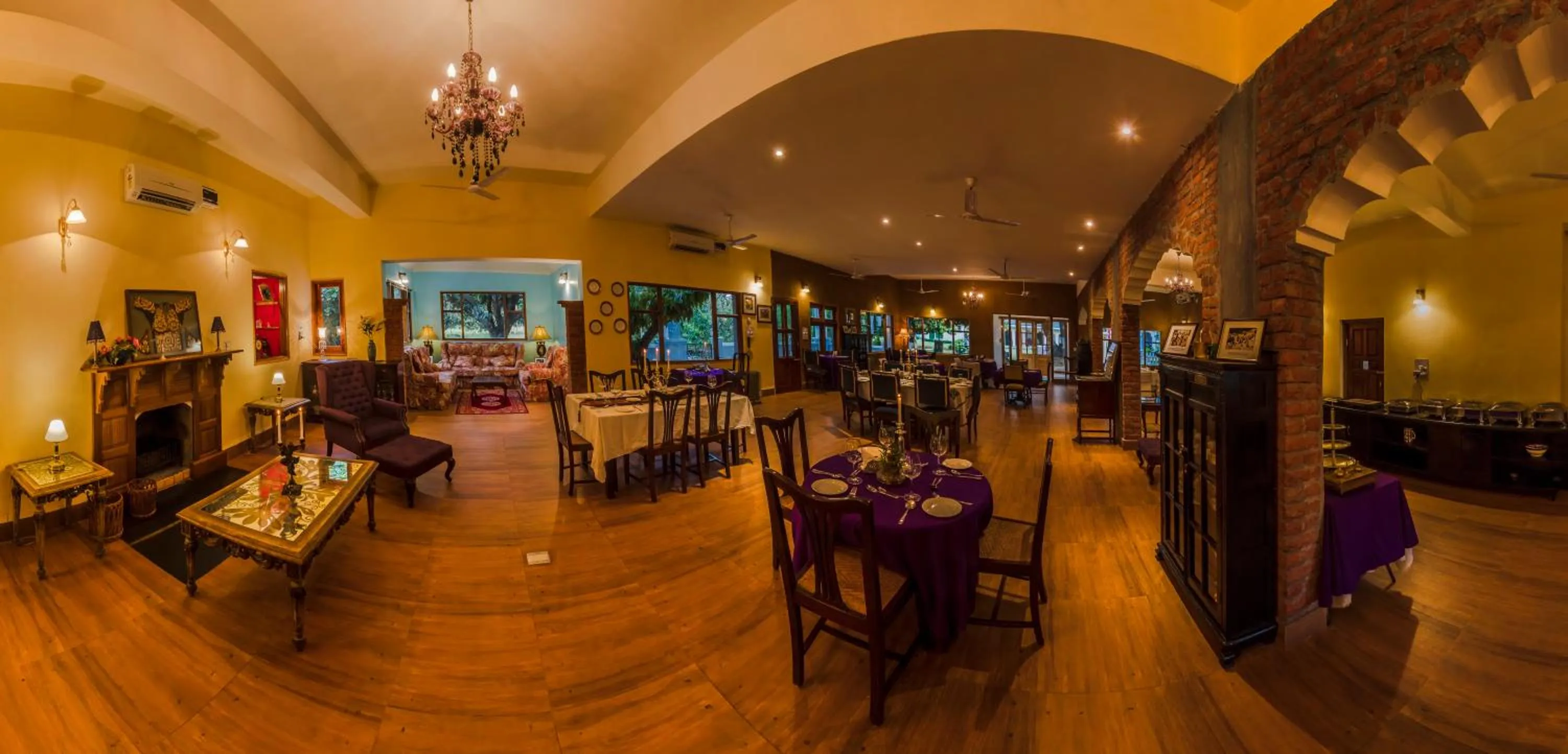 Restaurant/places to eat in WelcomHeritage Judges Court