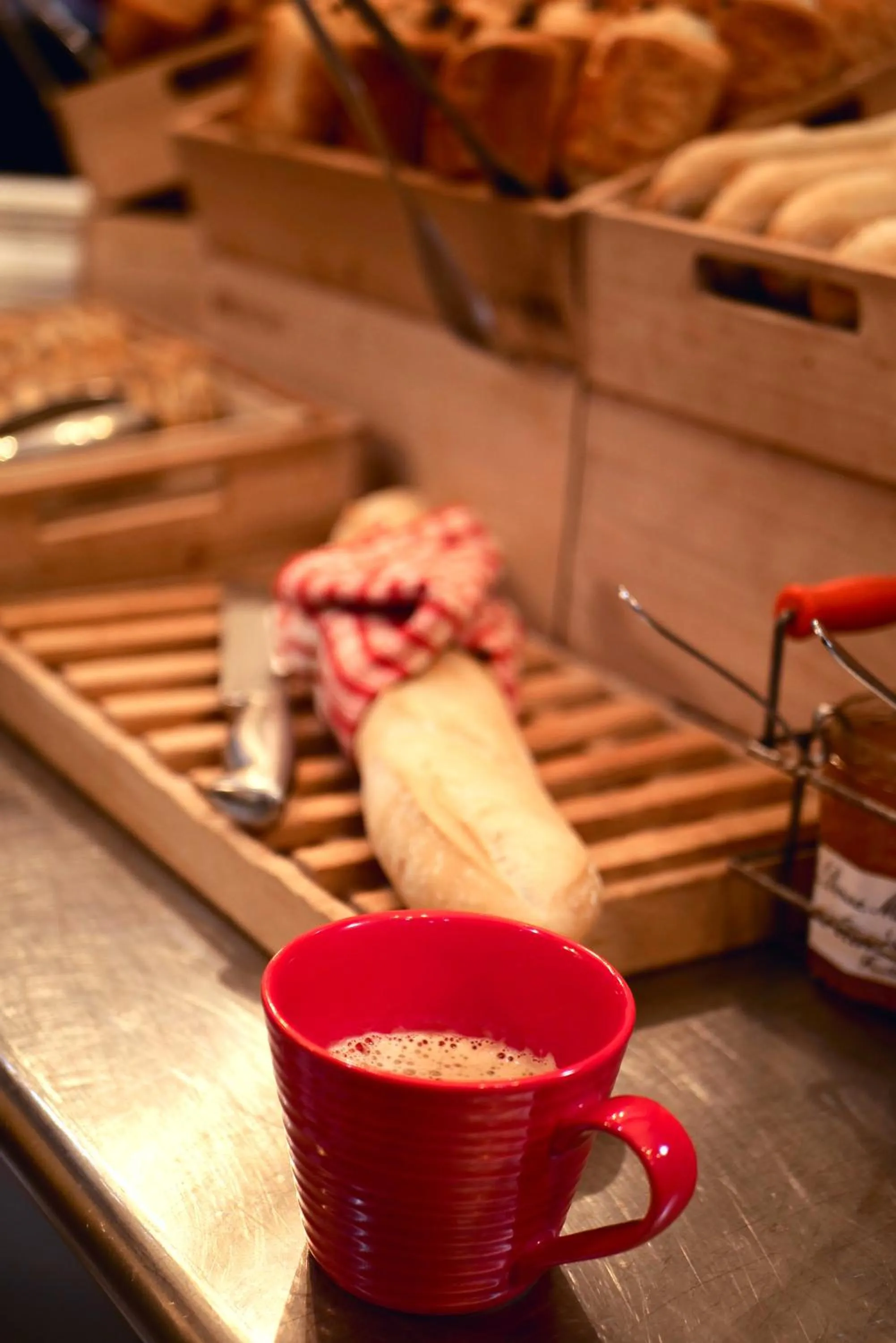 Buffet breakfast in ibis Chartres Ouest Luce