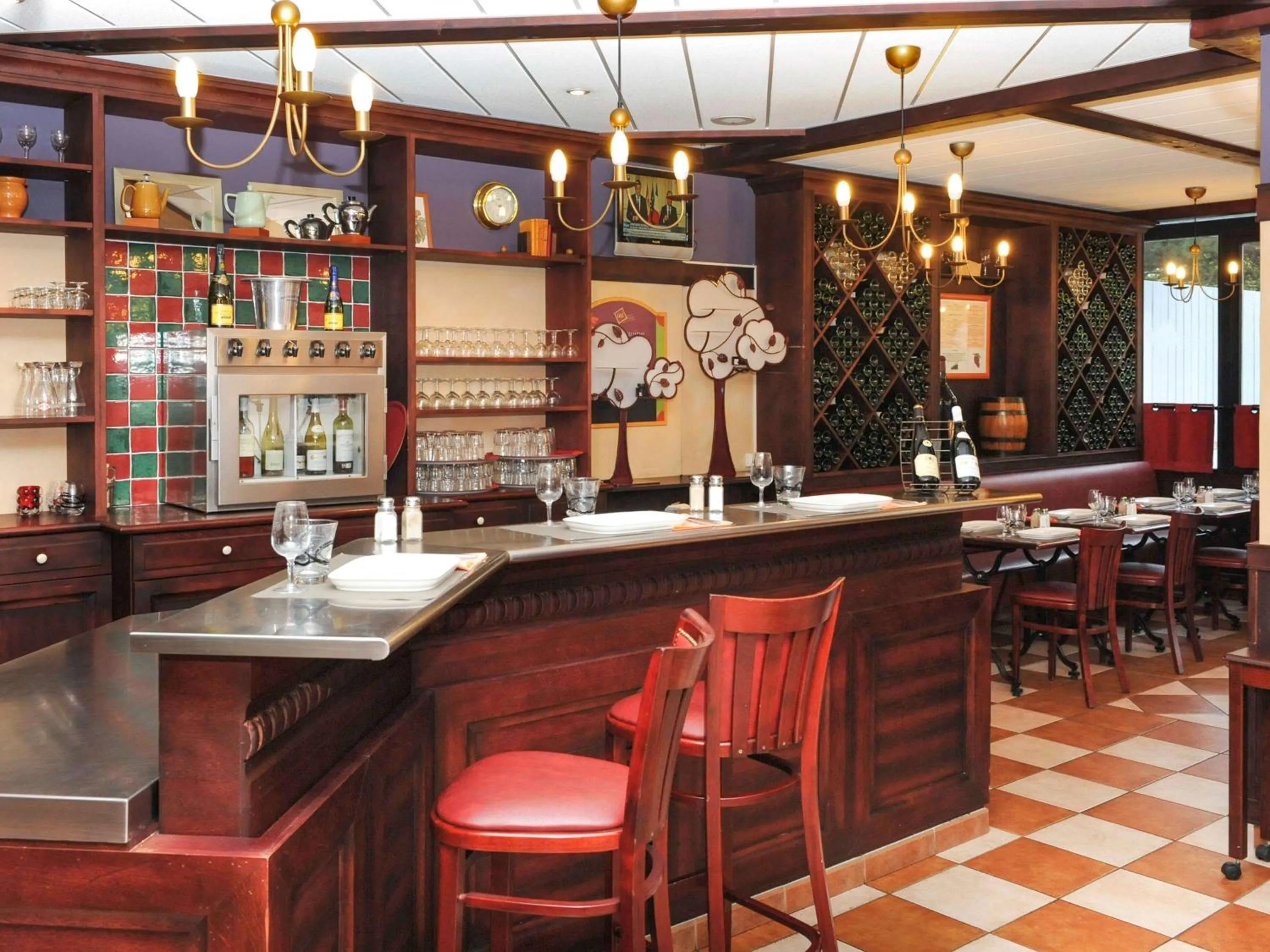 Restaurant/places to eat in ibis Chartres Ouest Luce