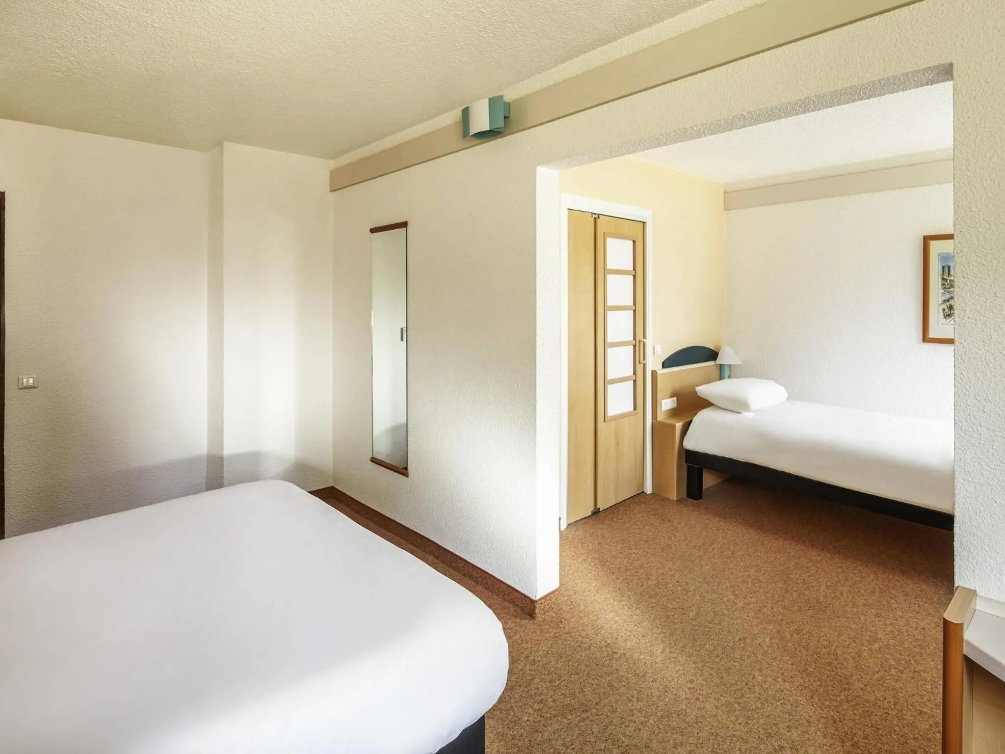 Bedroom, Bed in ibis Chartres Ouest Luce