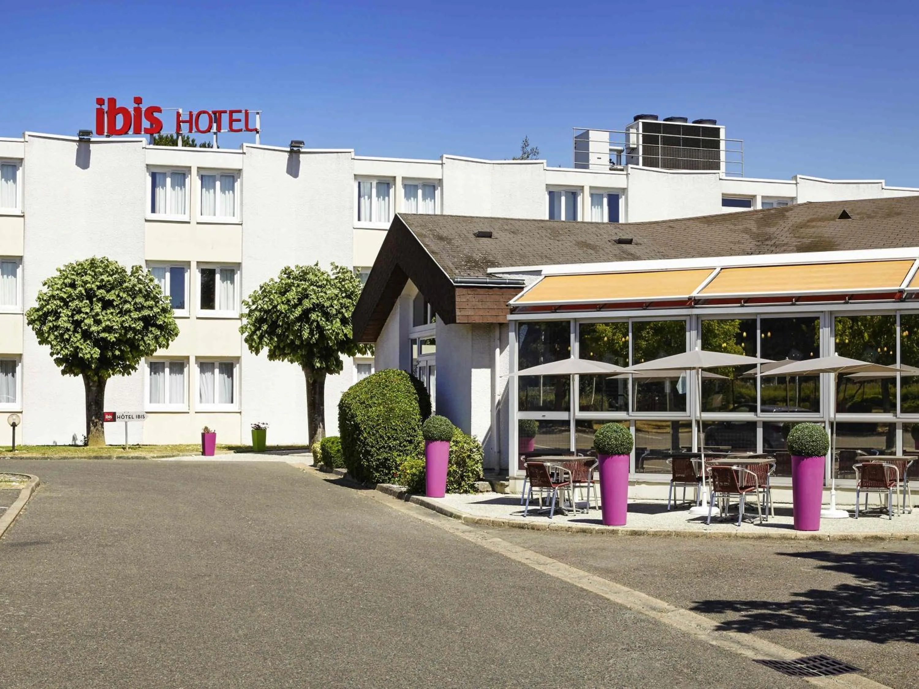 Property building in ibis Chartres Ouest Luce