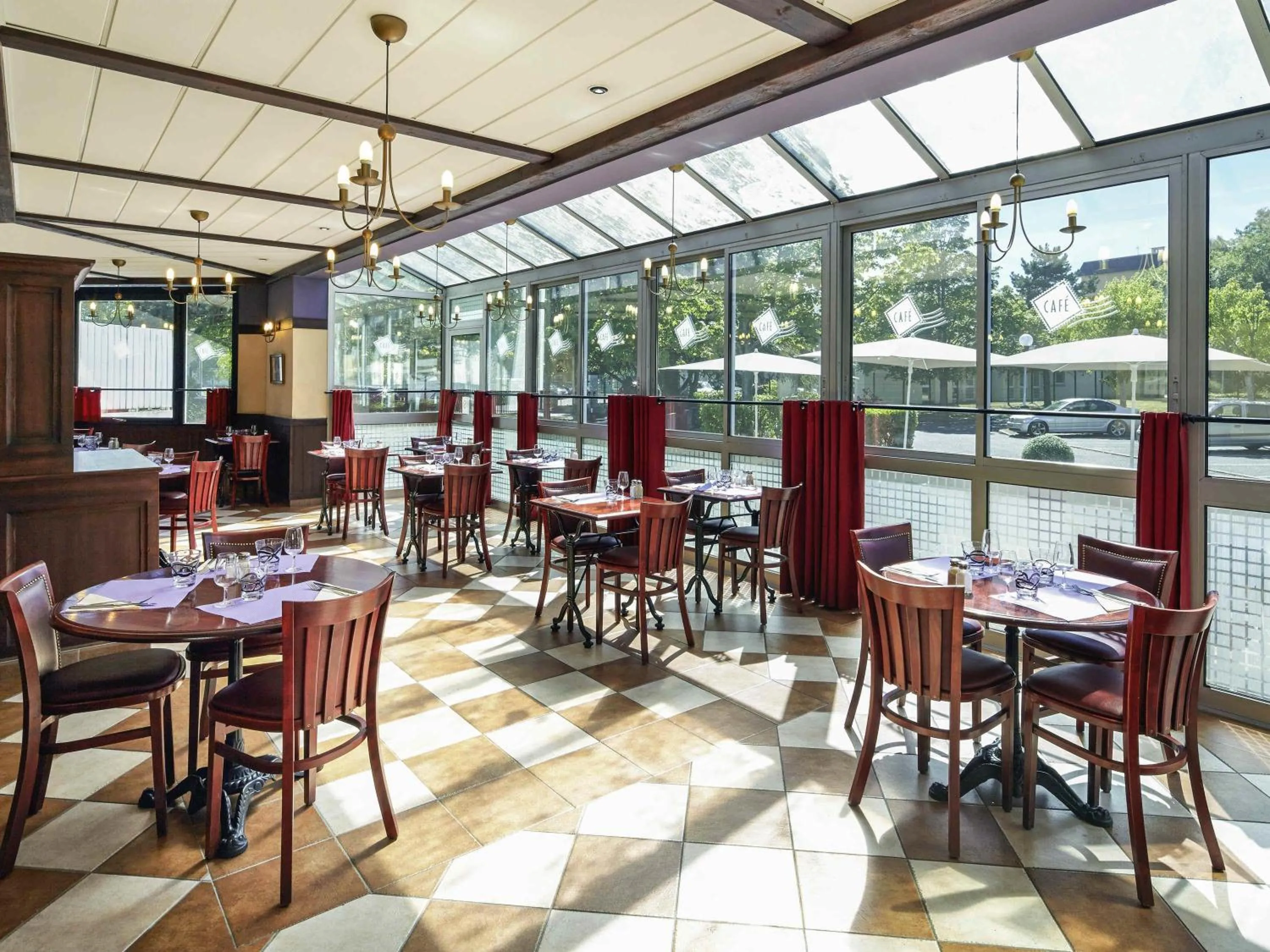 Restaurant/places to eat in ibis Chartres Ouest Luce