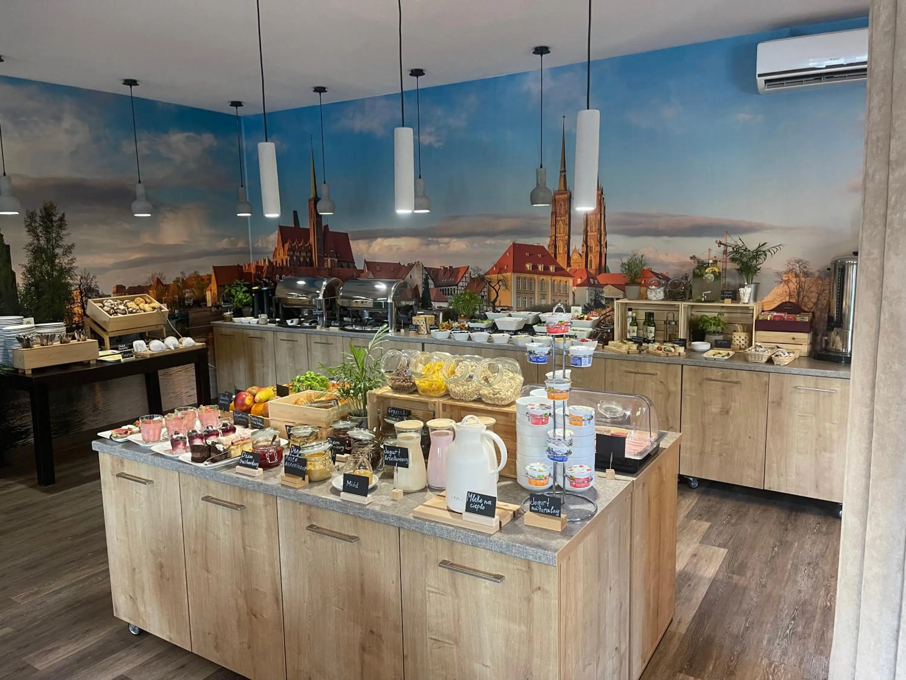 Buffet breakfast in Boutique Hotel's Kwiska - Legnicka