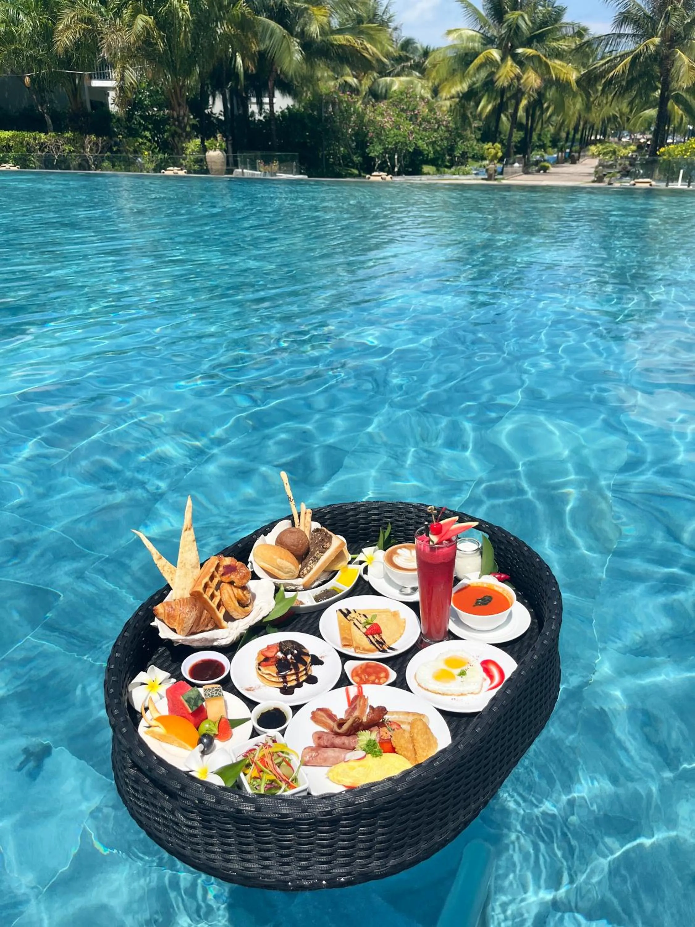 Swimming pool in Best Western Premier Sonasea Phu Quoc