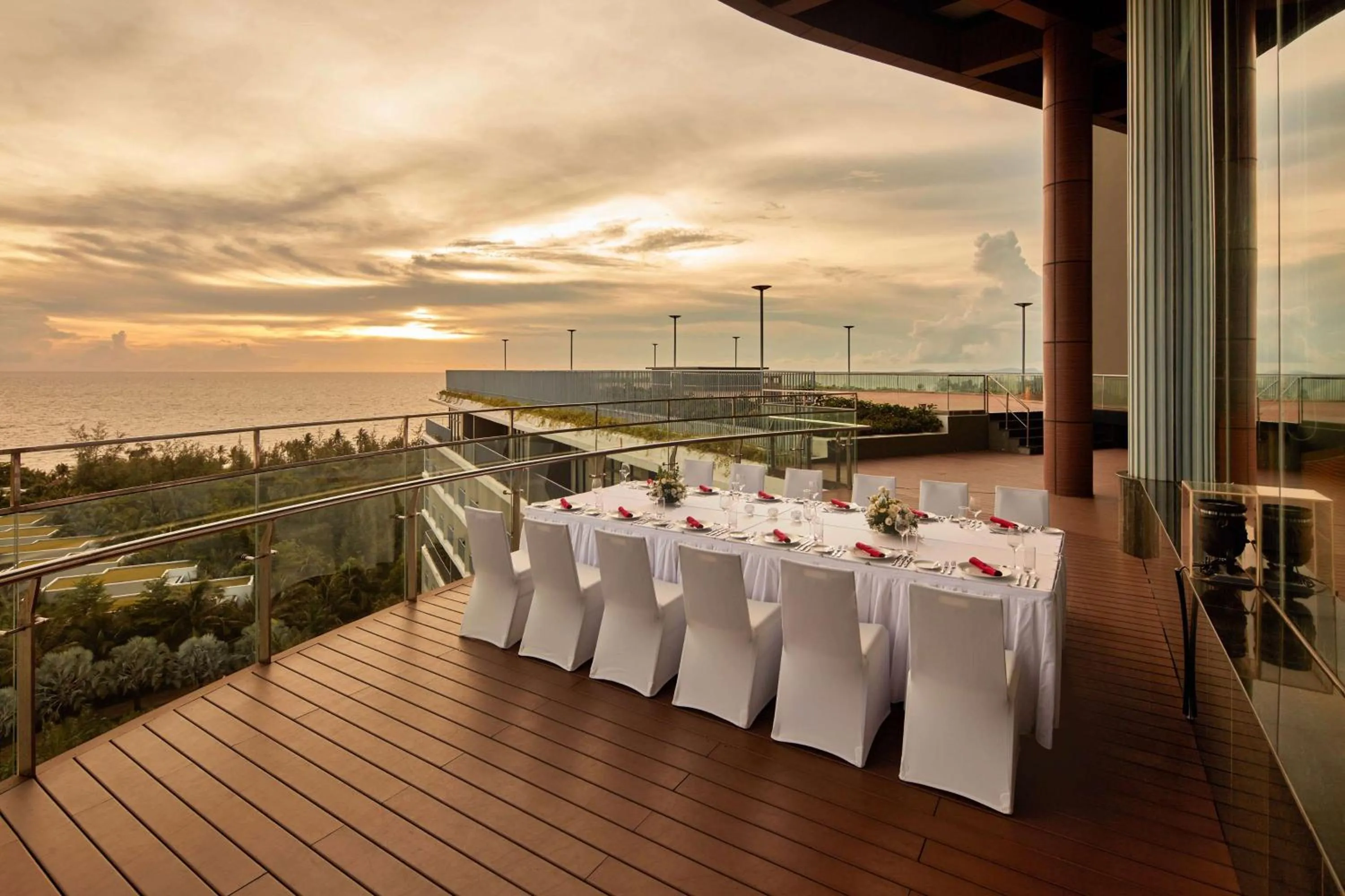 Lounge or bar in Best Western Premier Sonasea Phu Quoc