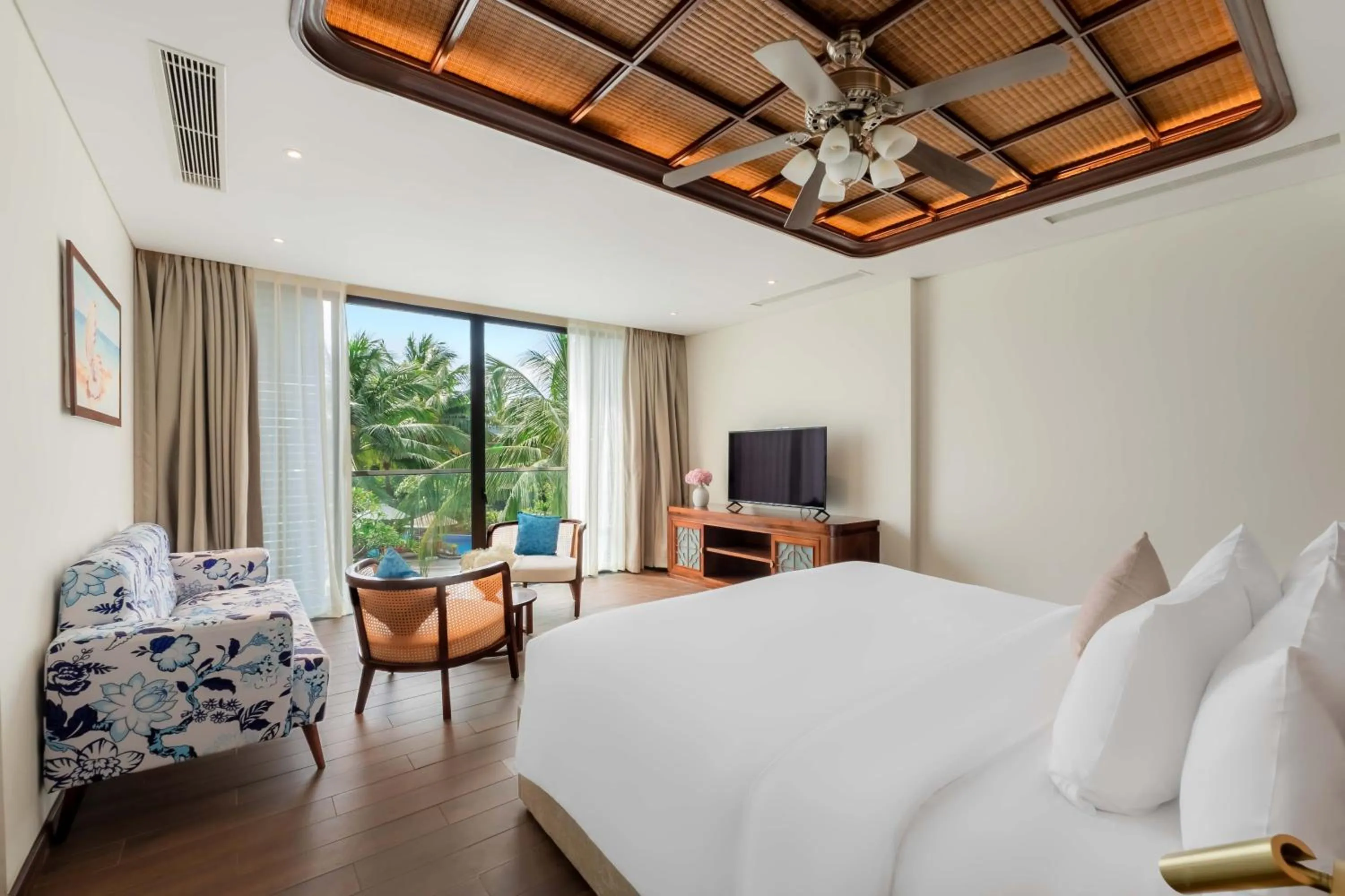Bed in Best Western Premier Sonasea Phu Quoc