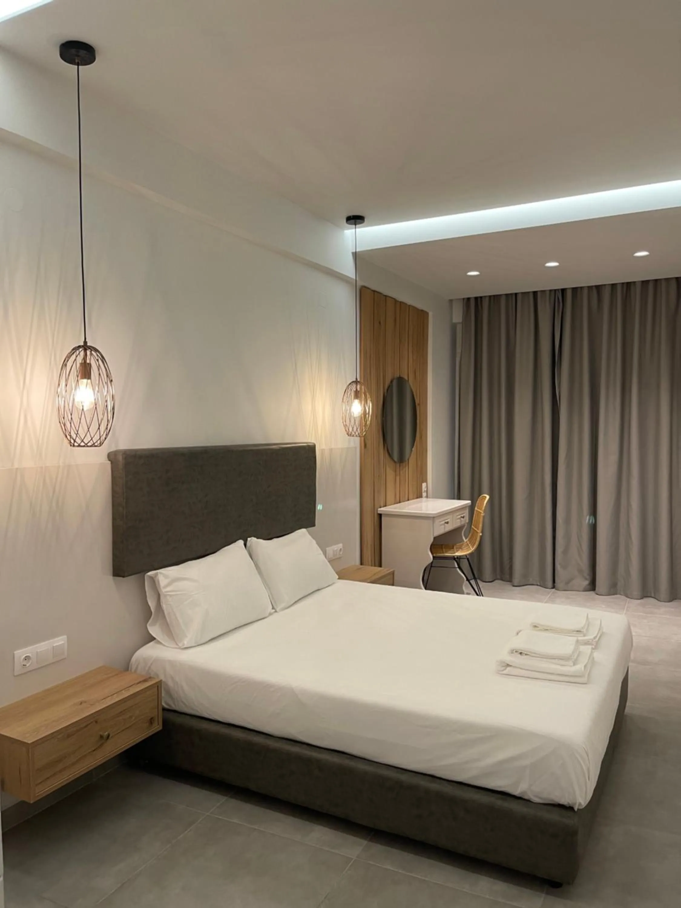 Bed in George Deluxe Apartments