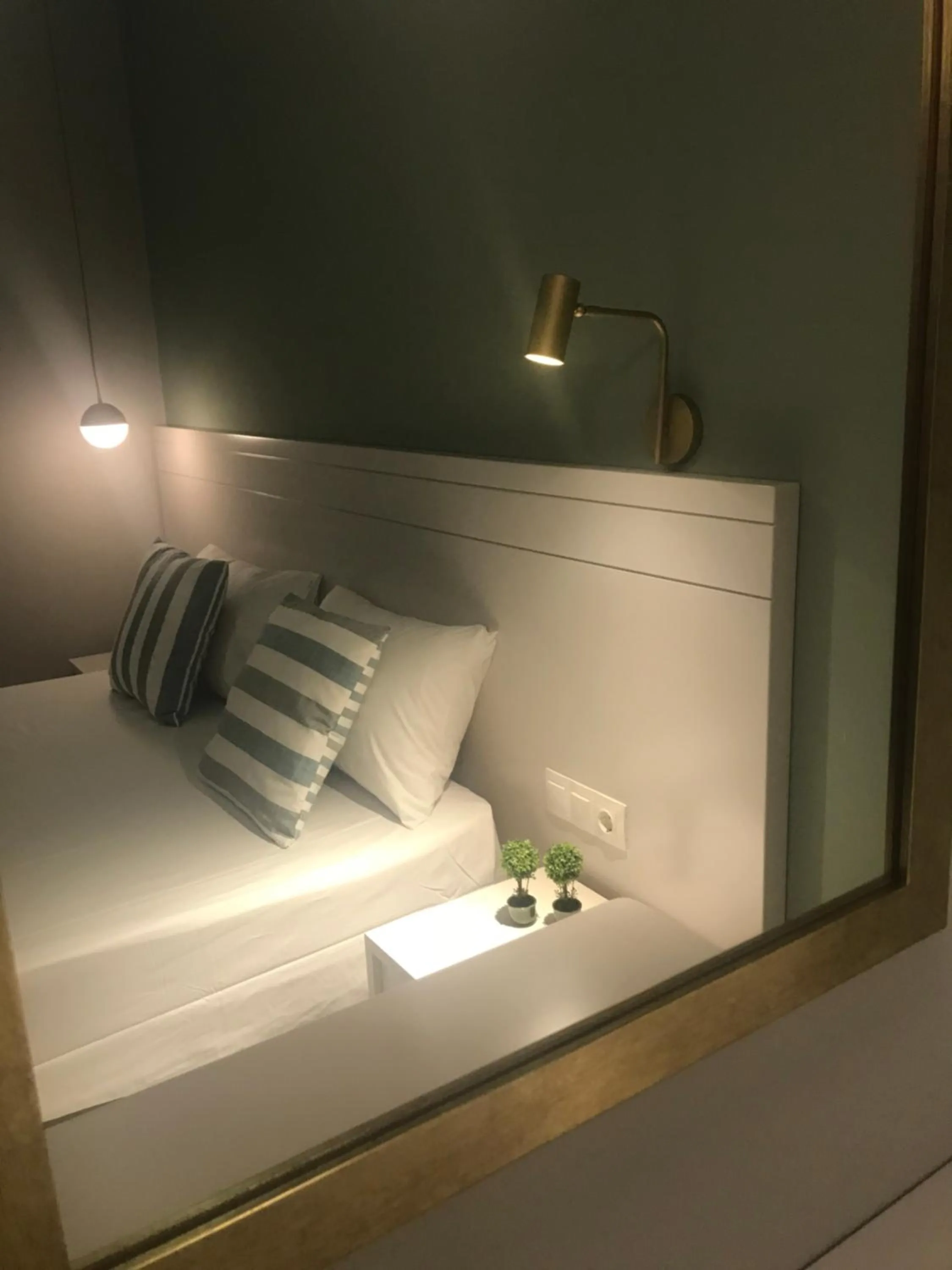 Bed in George Deluxe Apartments