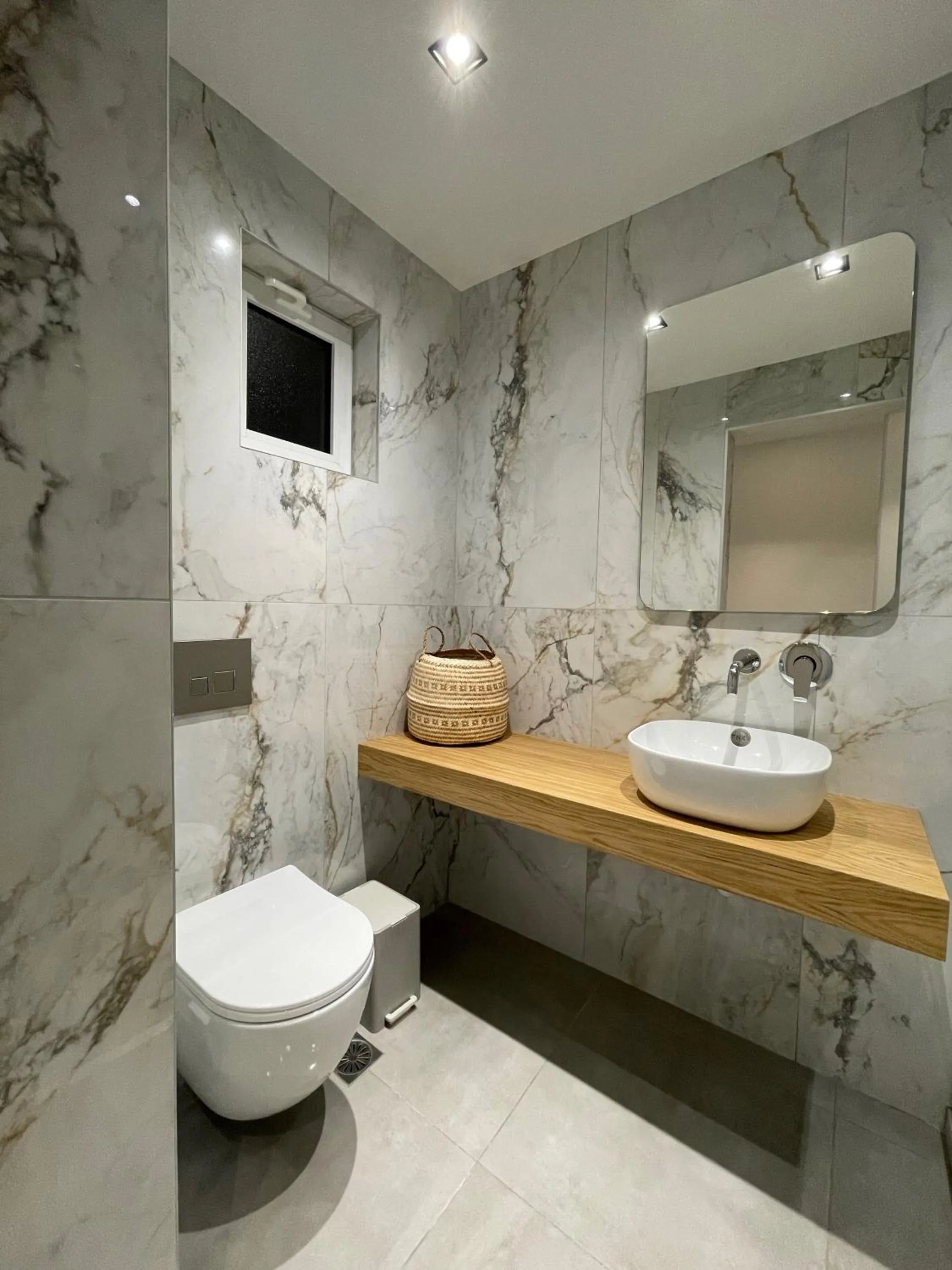 Bathroom in George Deluxe Apartments