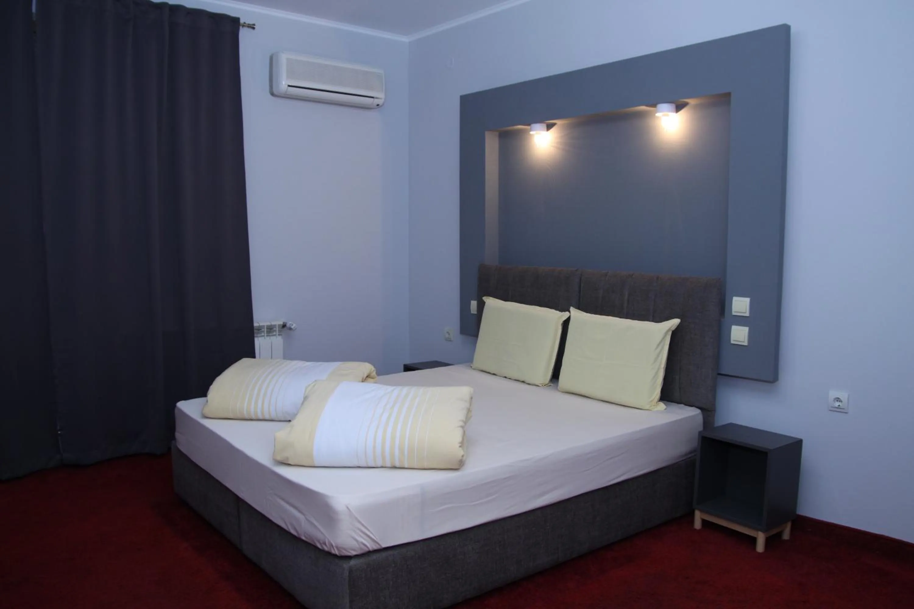 Garden, Bed in Hotel Color