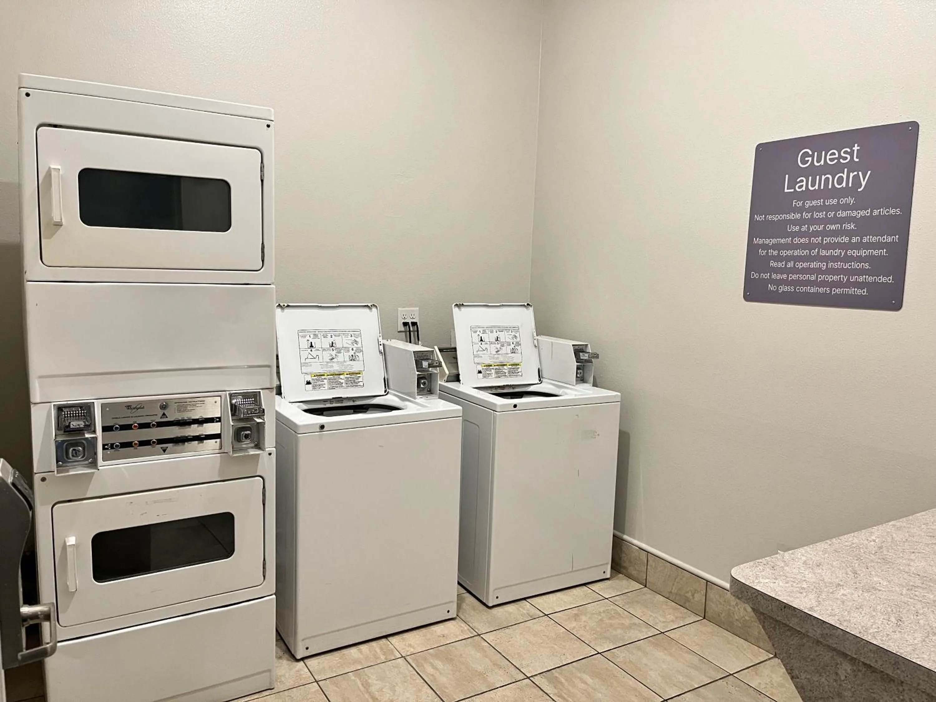 washing machine in Sonesta Essential Hotel Houston-I-45 Spring