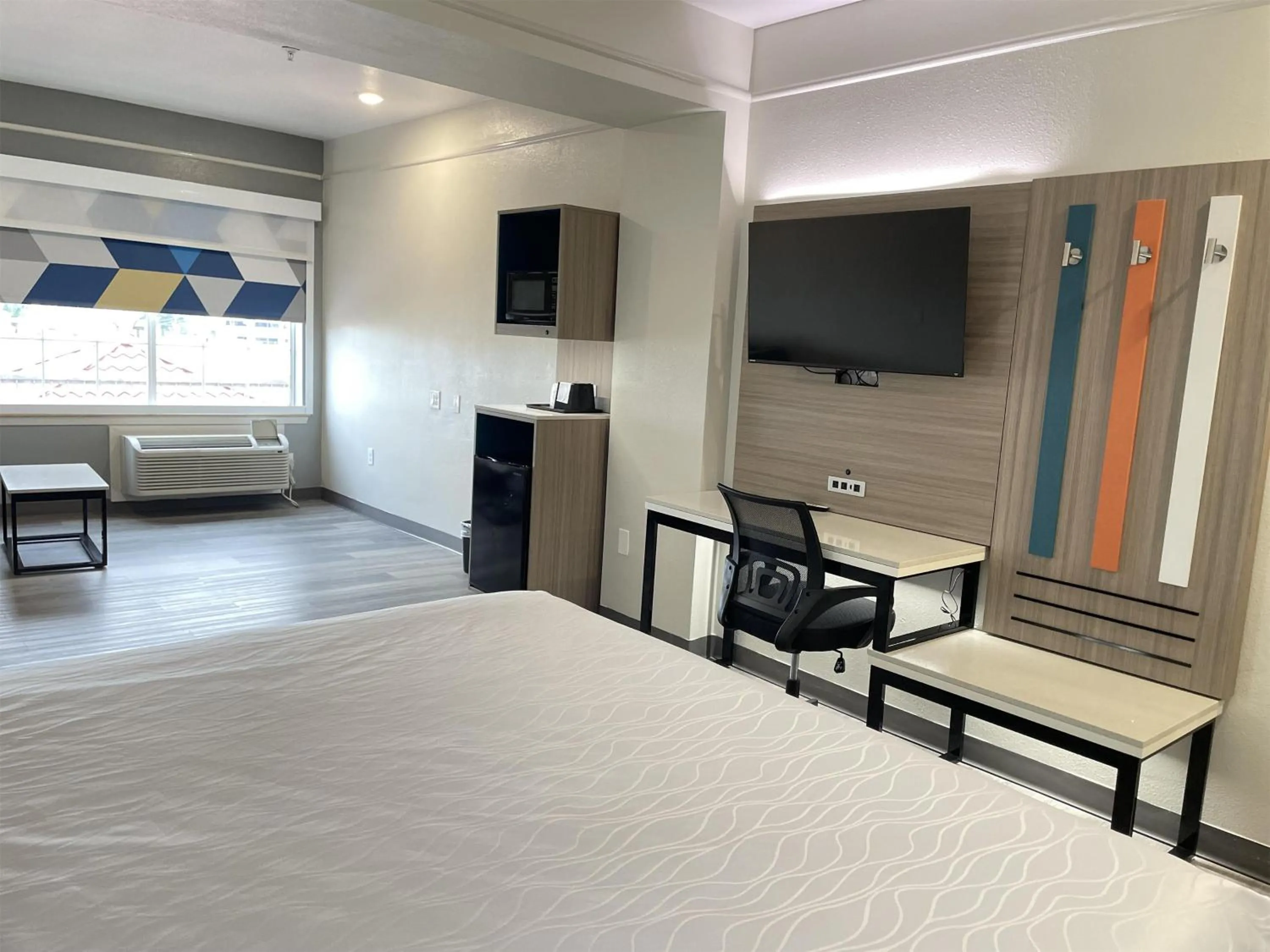 Bedroom, Bed in Sonesta Essential Hotel Houston-I-45 Spring