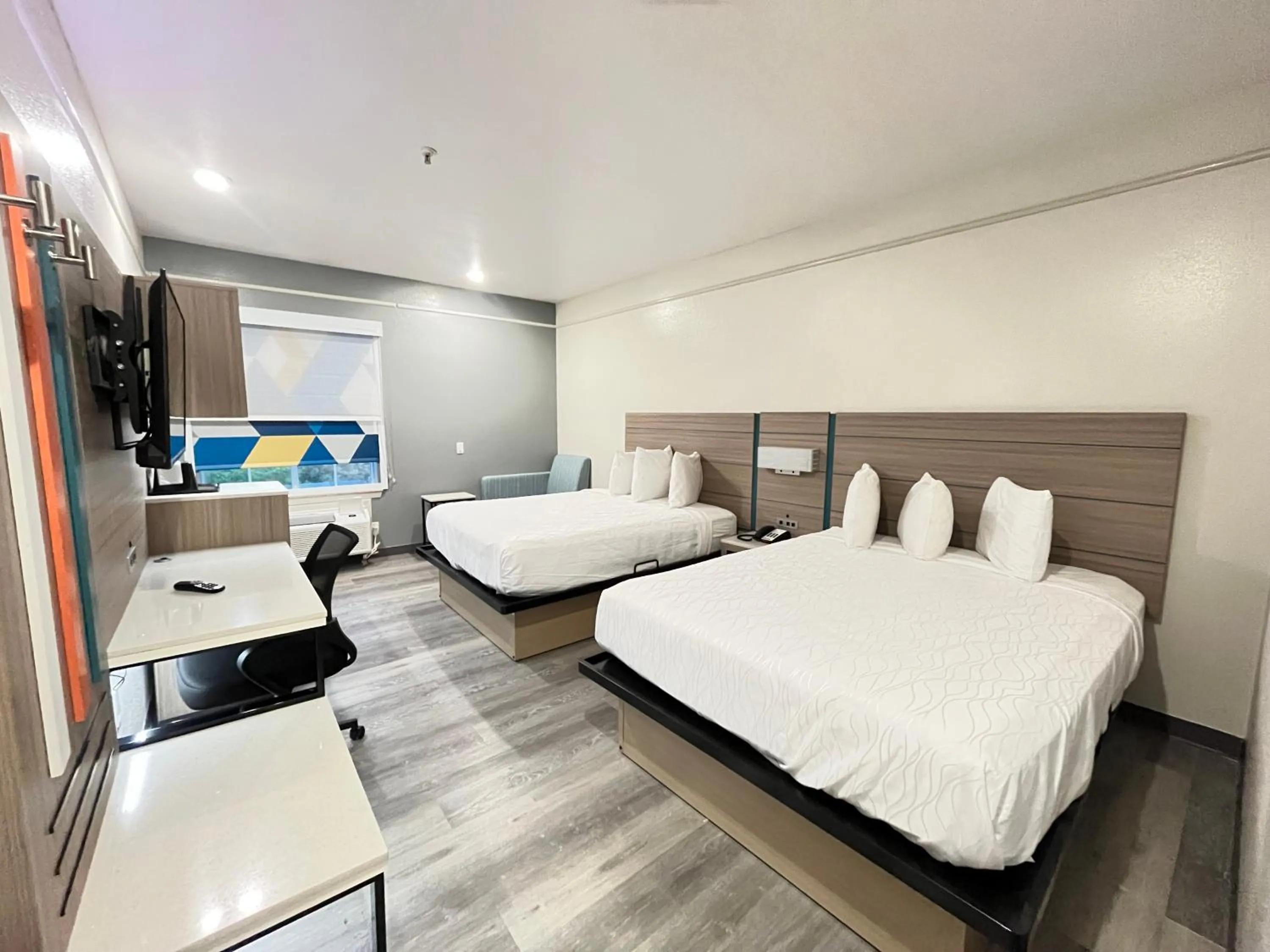 Bed in Sonesta Essential Hotel Houston-I-45 Spring