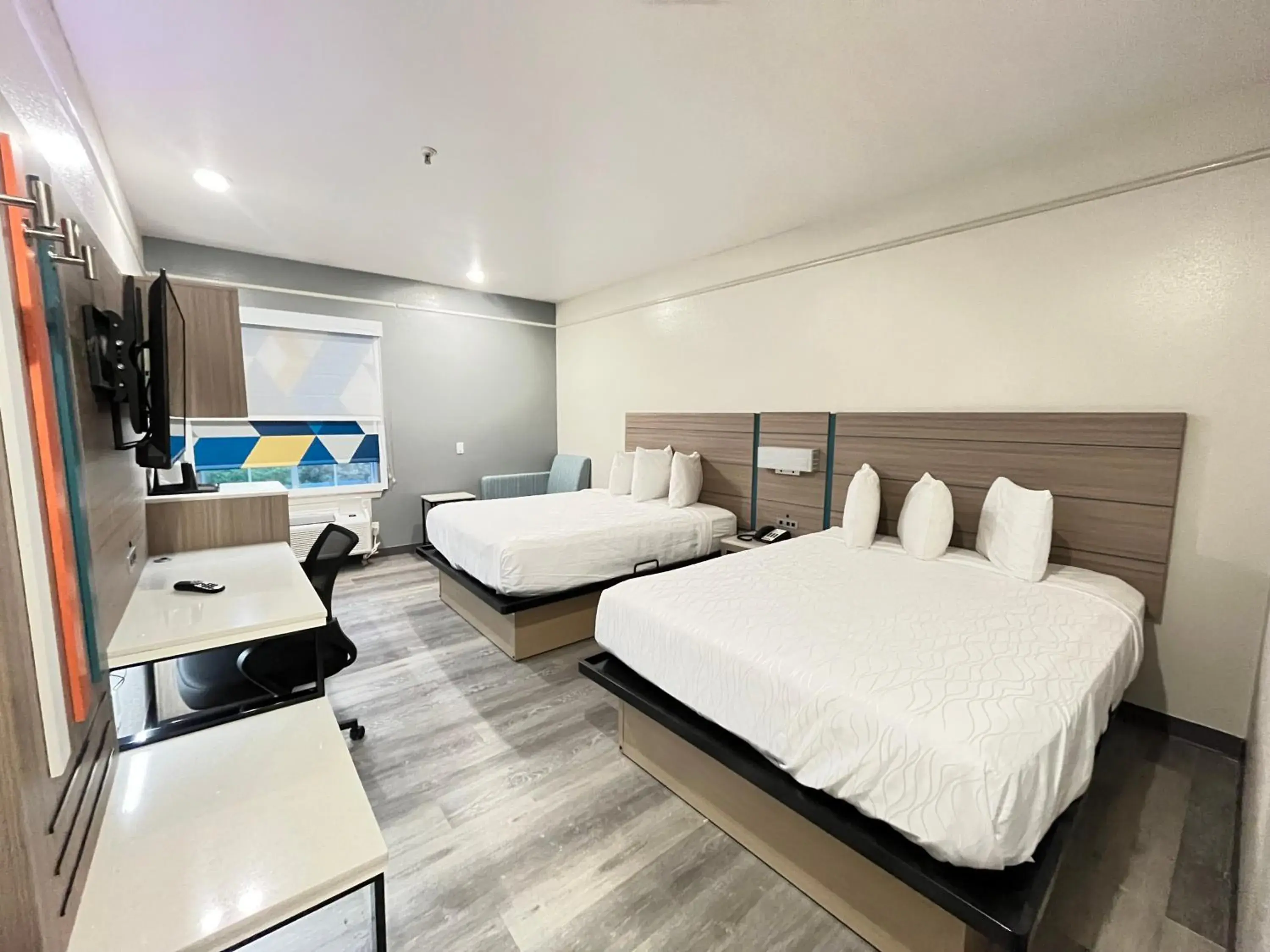 Deluxe Queen Room with Two Queen Beds - Non-Smoking in Sonesta Essential Hotel Houston-I-45 Spring Deluxe Queen Room with Two Queen Beds - Non-Smoking in Sonesta Essential Hotel Houston-I-45 Spring