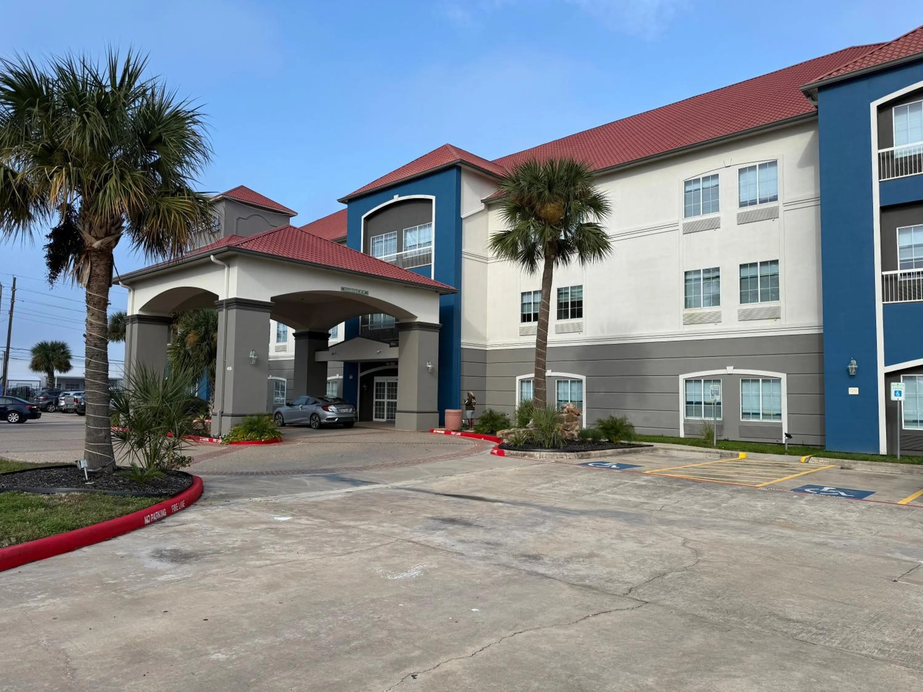Property building in Sonesta Essential Hotel Houston-I-45 Spring