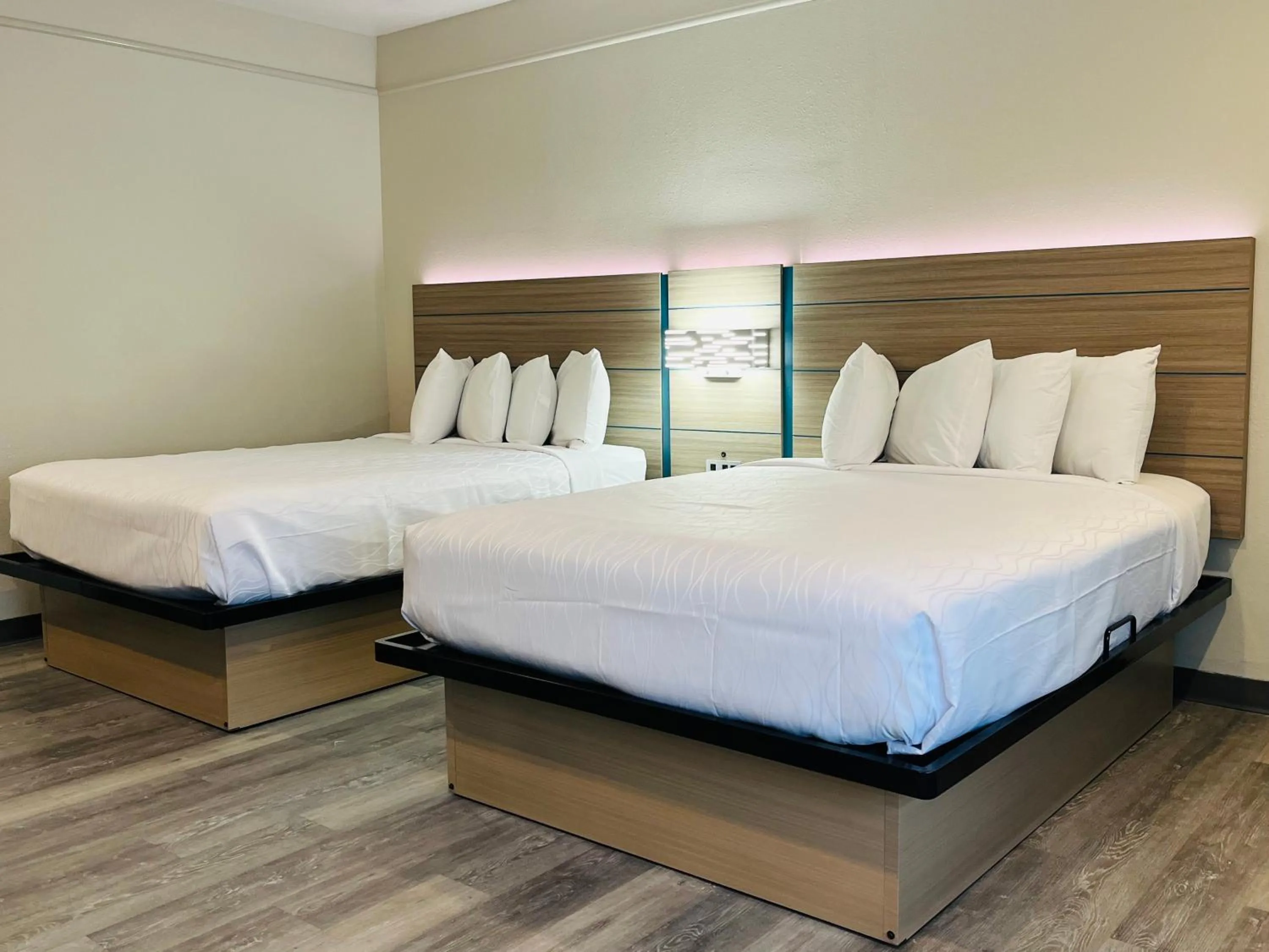 Bedroom, Bed in Sonesta Essential Hotel Houston-I-45 Spring