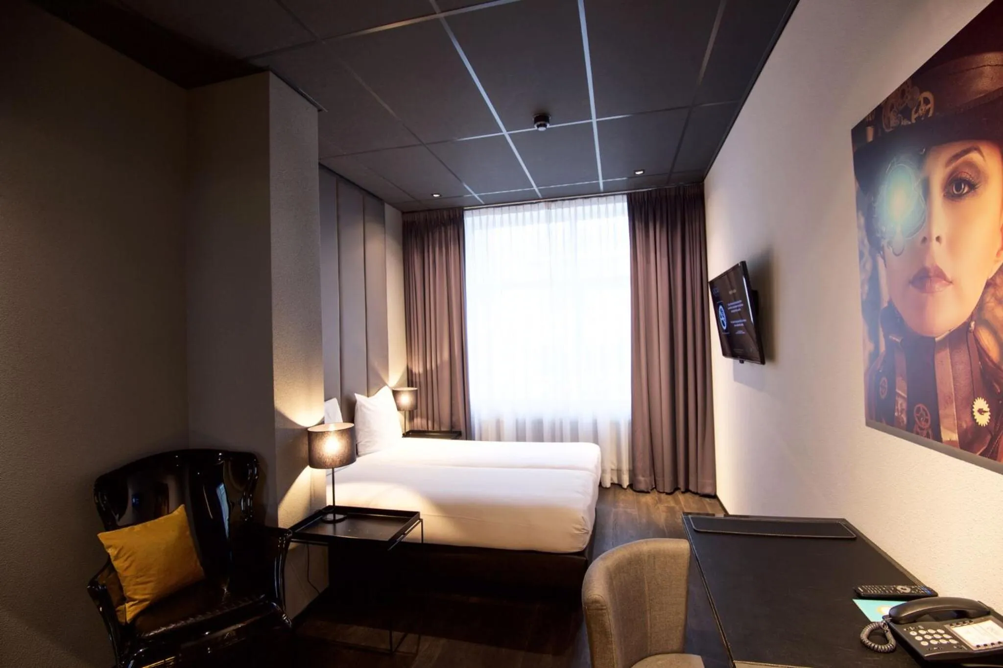 Photo of the whole room, Seating Area in Design Hotel Glow