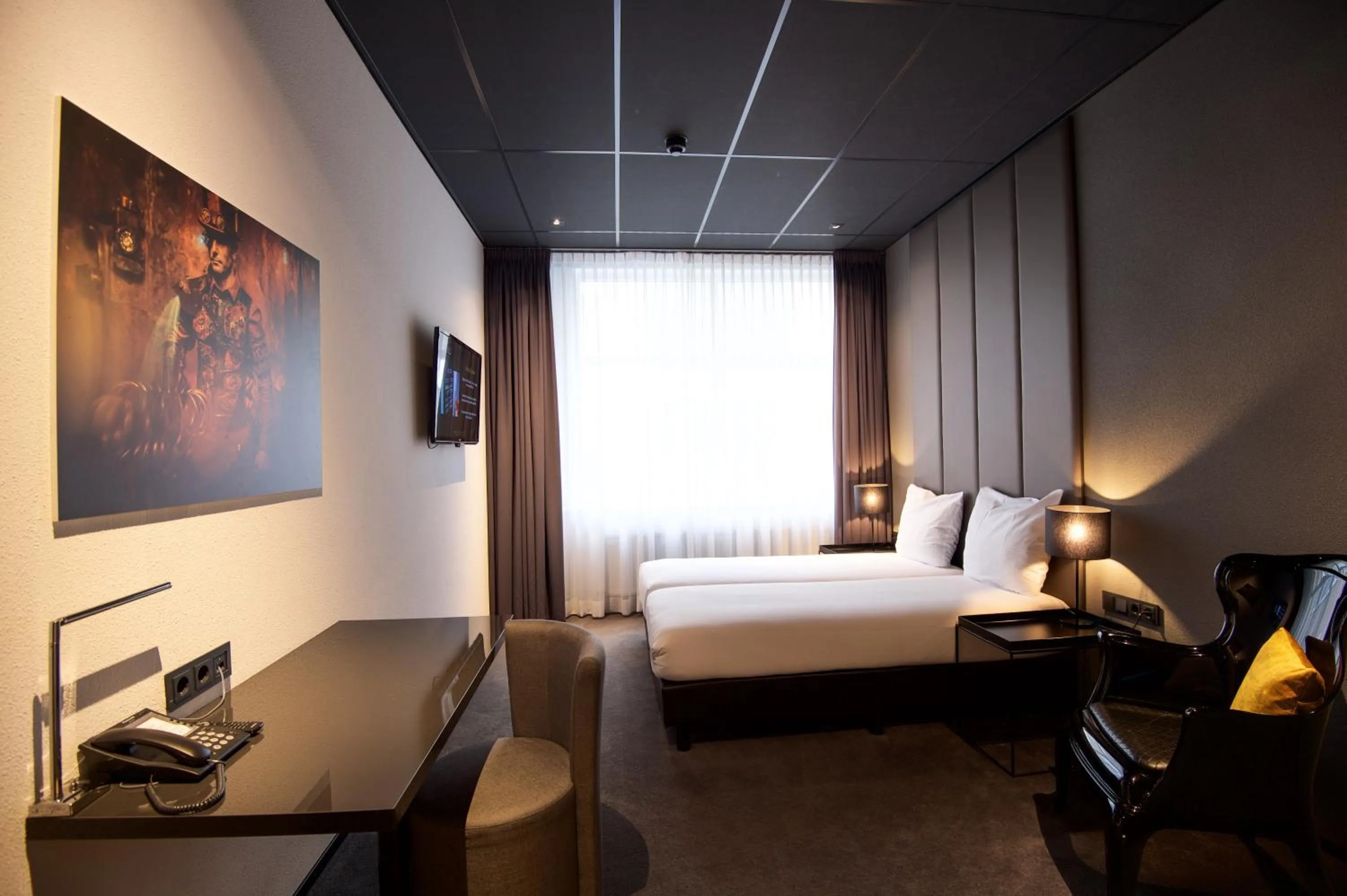 Photo of the whole room, Seating Area in Design Hotel Glow