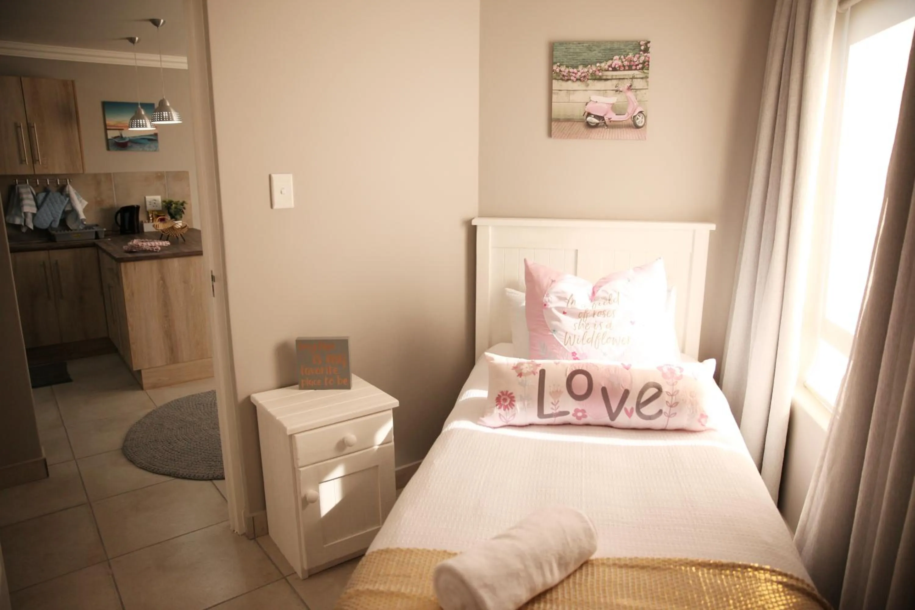 Bed in Mari-Amor Self-Catering Apartments