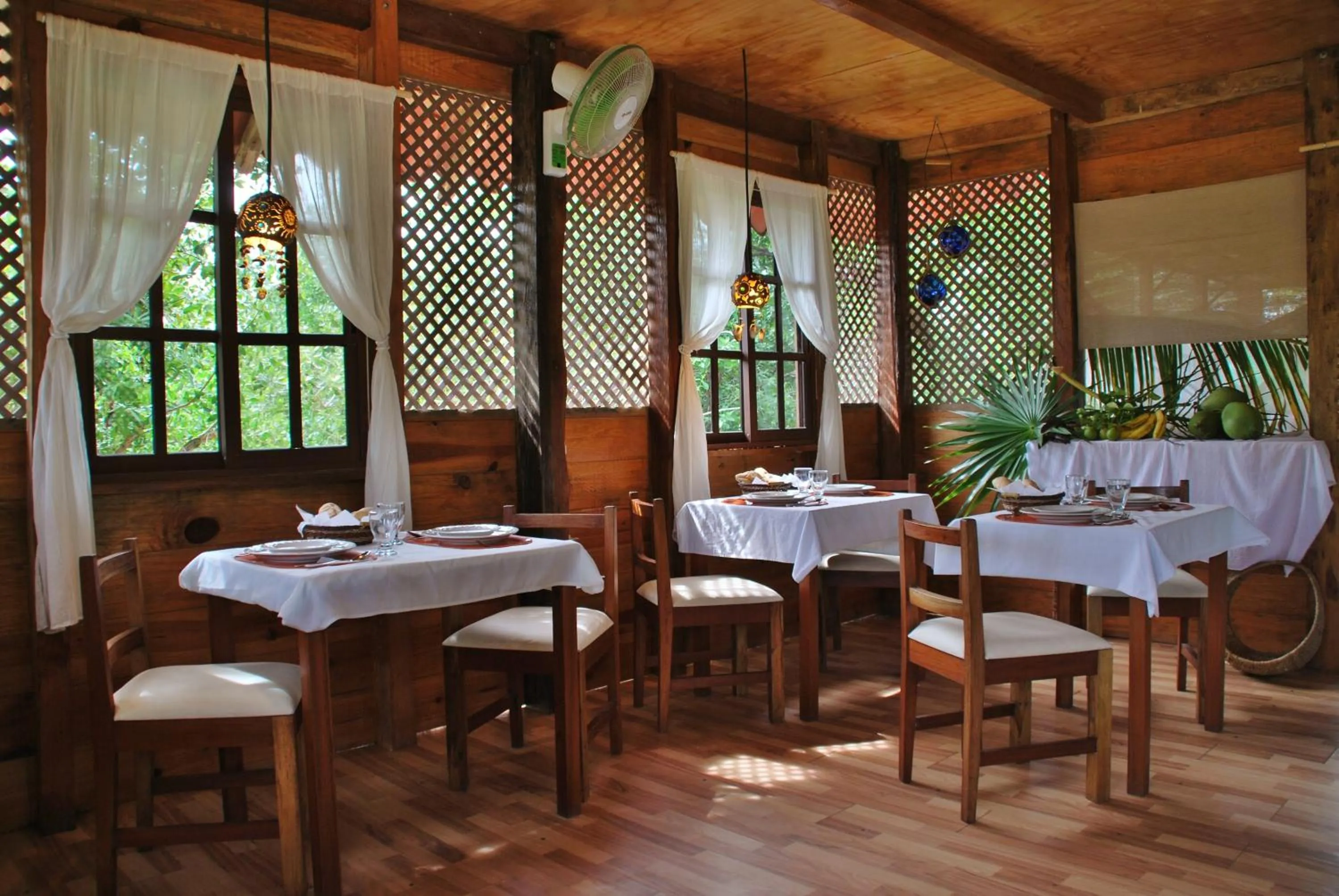 Restaurant/places to eat in Hotel El Chital