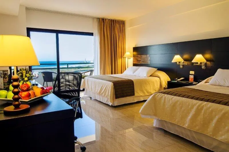 Bathroom, Bed in Hotel Balandra