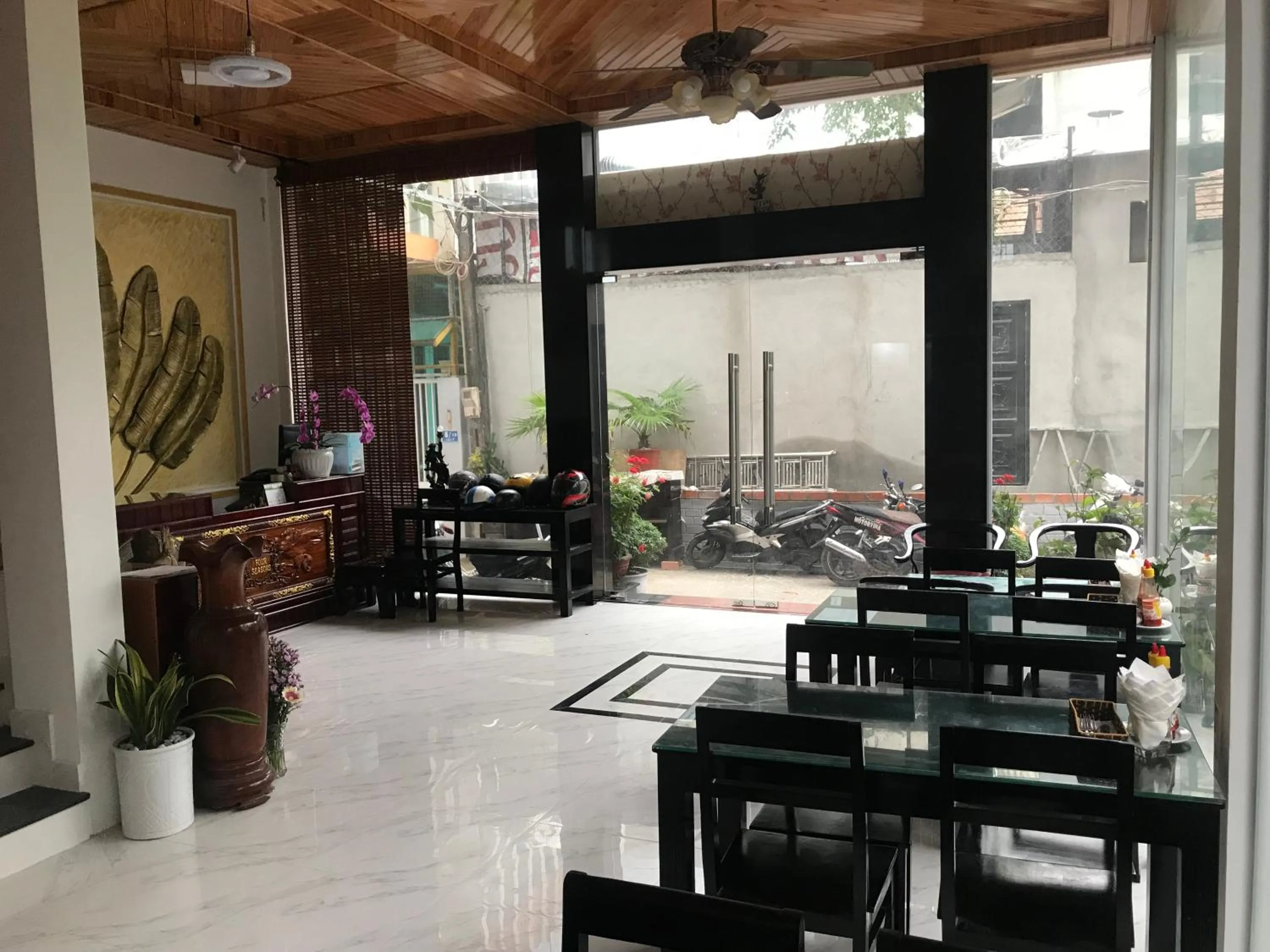 Restaurant/places to eat in Hue Four Seasons Hotel