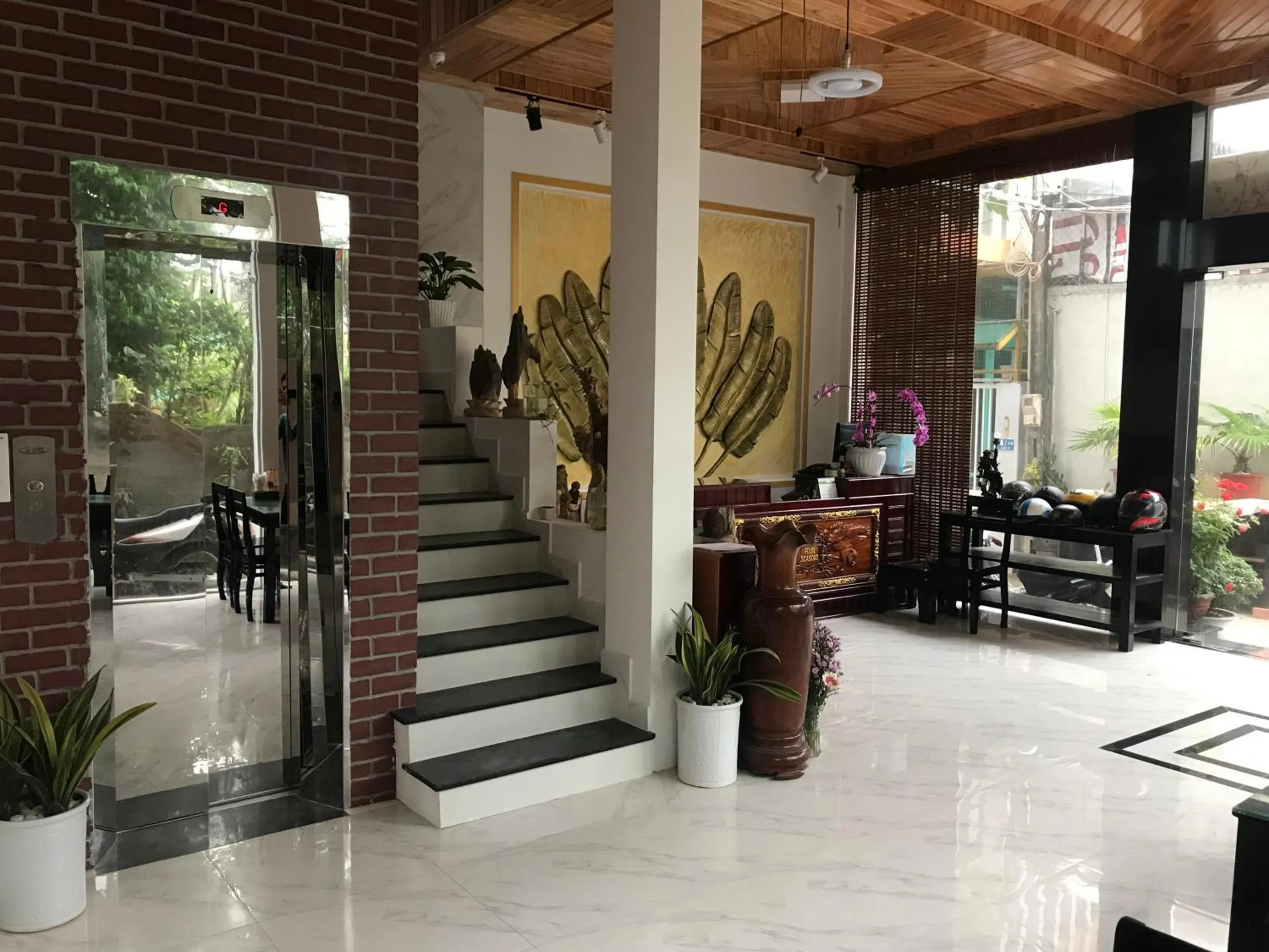 Living room in Hue Four Seasons Hotel