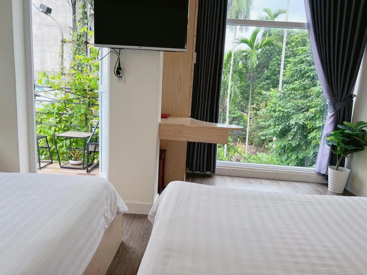 View (from property/room), Bed in Hue Four Seasons Hotel