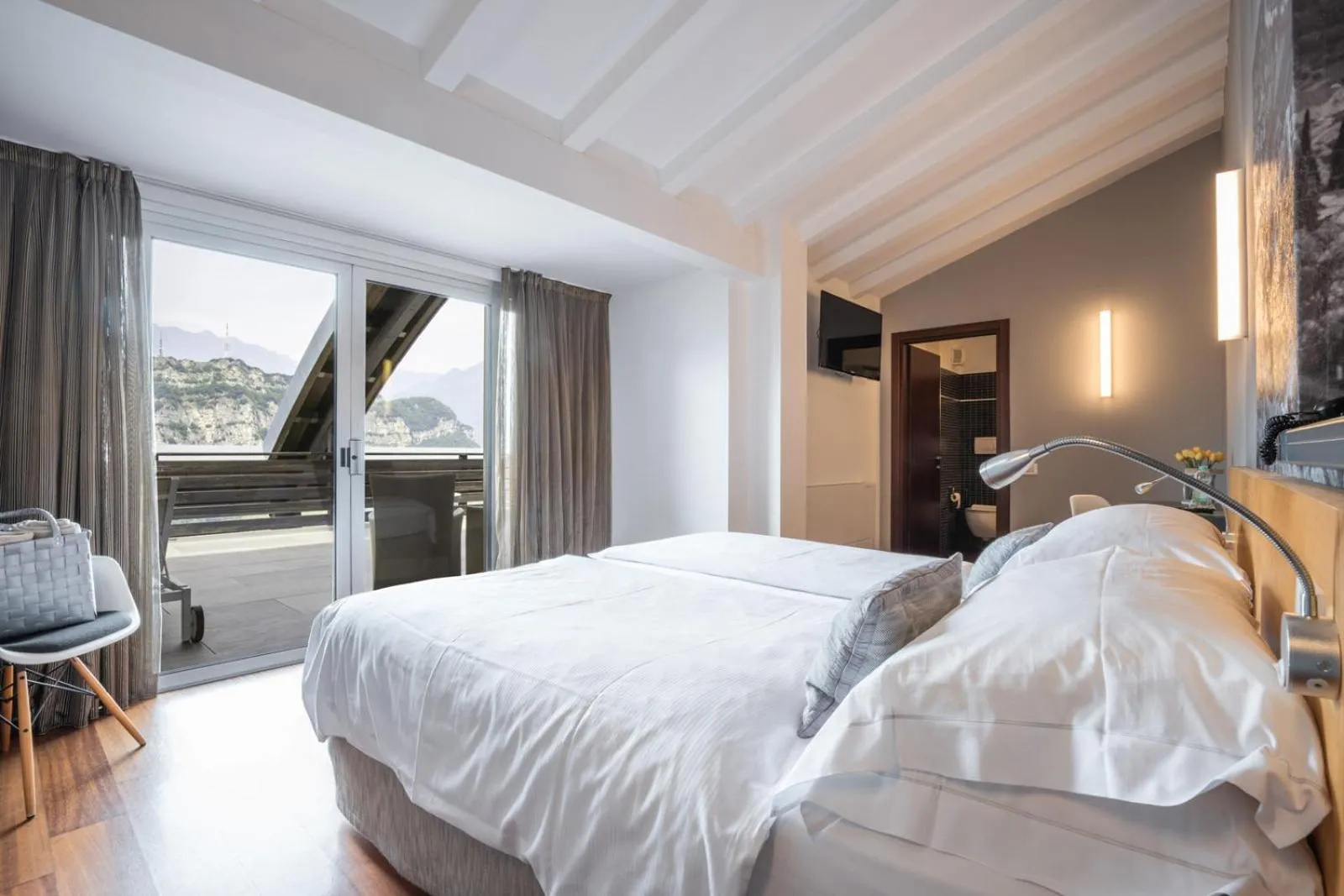 Balcony/Terrace, Bed in Garda Hotel Forte Charme