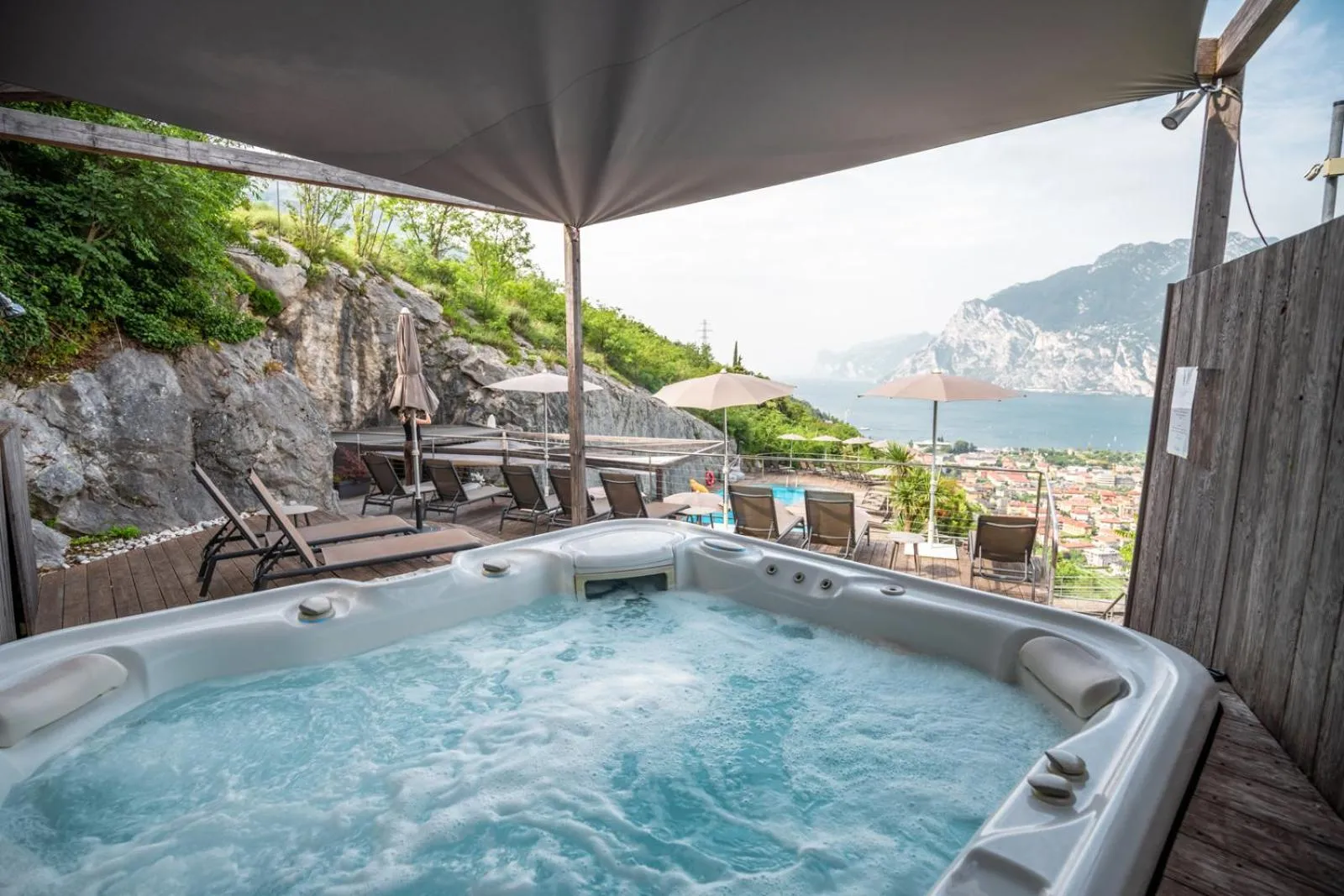 Hot Tub in Garda Hotel Forte Charme