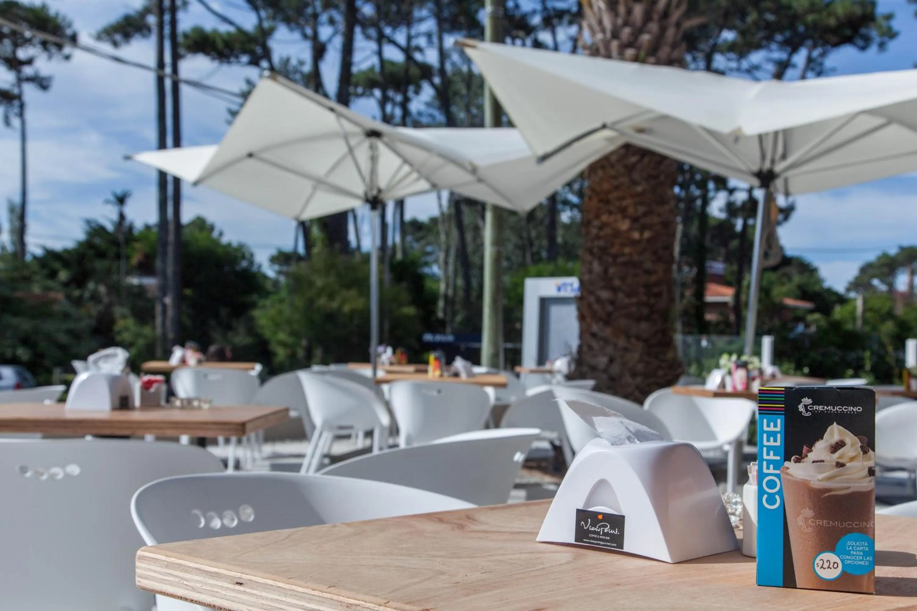 Restaurant/places to eat in 2122 Hotel Art Design