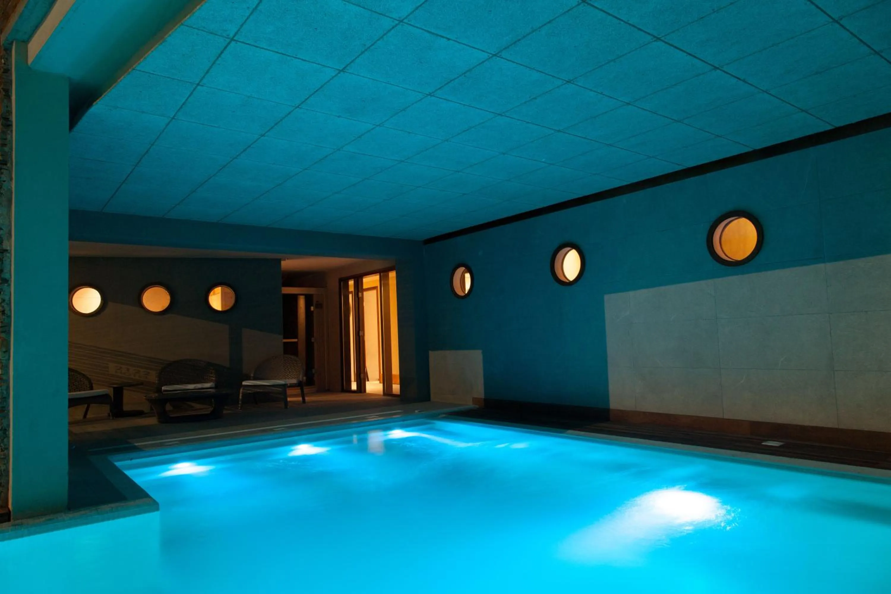Swimming pool in 2122 Hotel Art Design