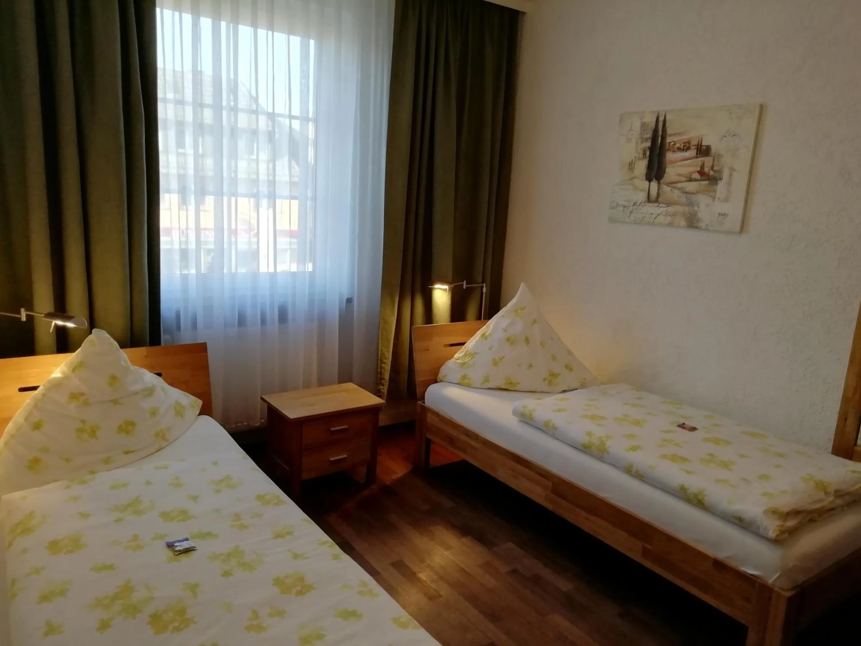 Photo of the whole room, Bed in Isenburger Hof