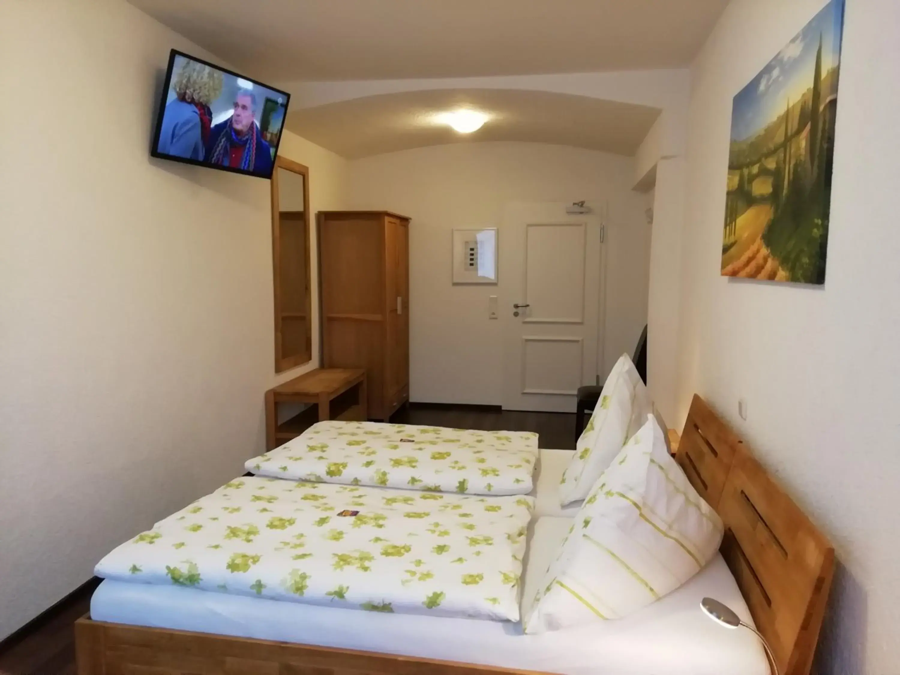 Twin Room with Bathroom in Isenburger Hof Twin Room with Bathroom in Isenburger Hof