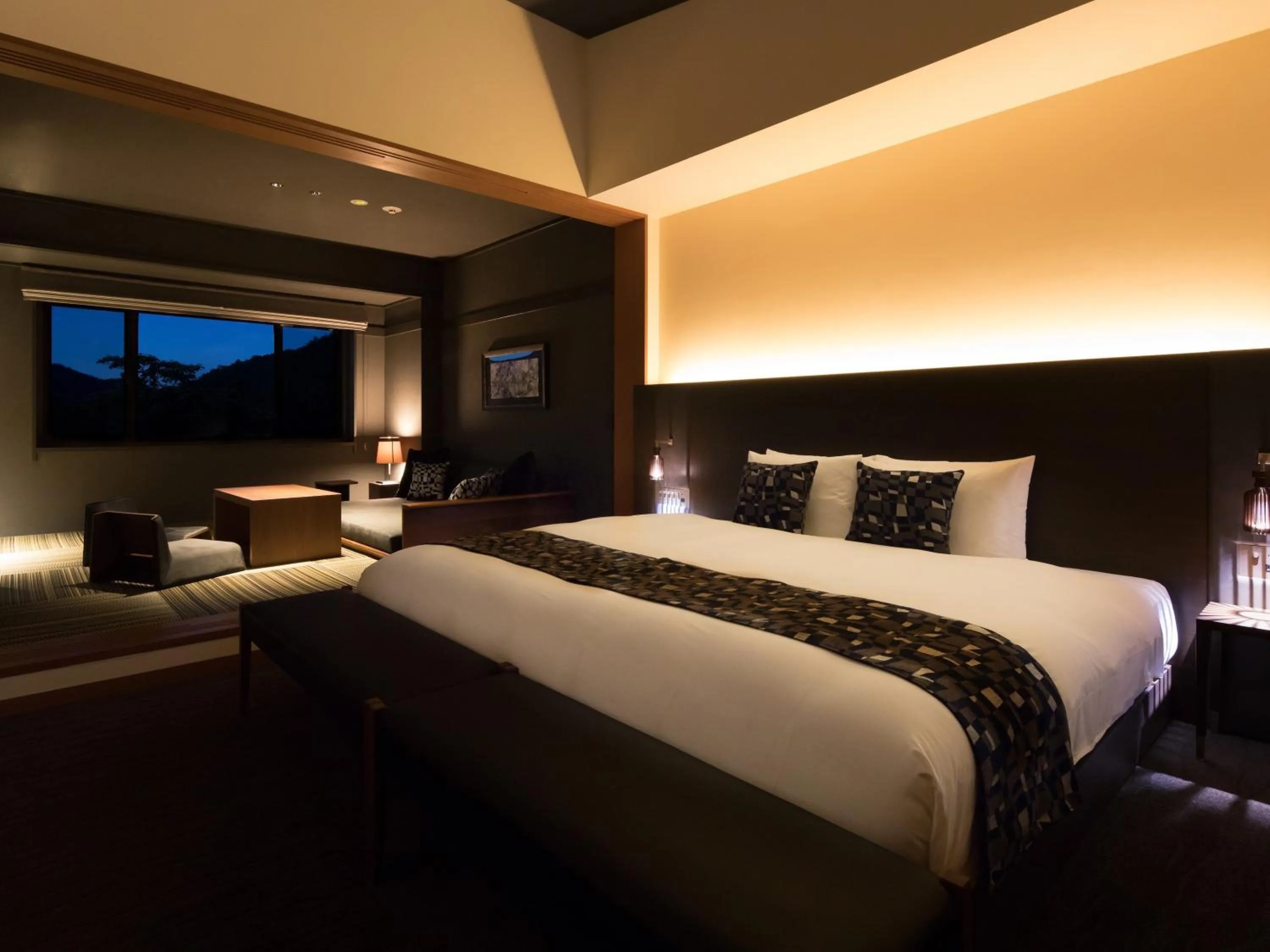 Bed in barhotel Hakone Kazan