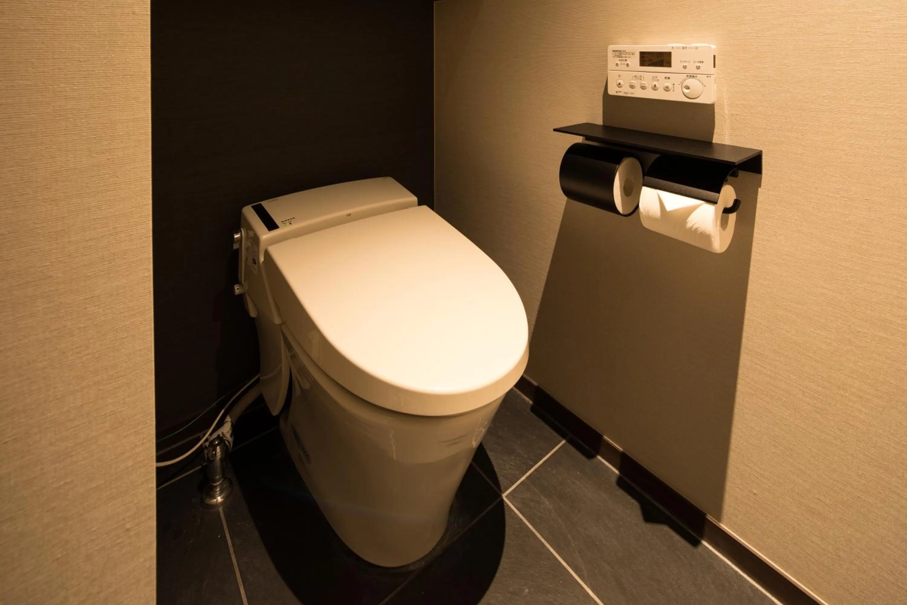 Toilet in barhotel Hakone Kazan