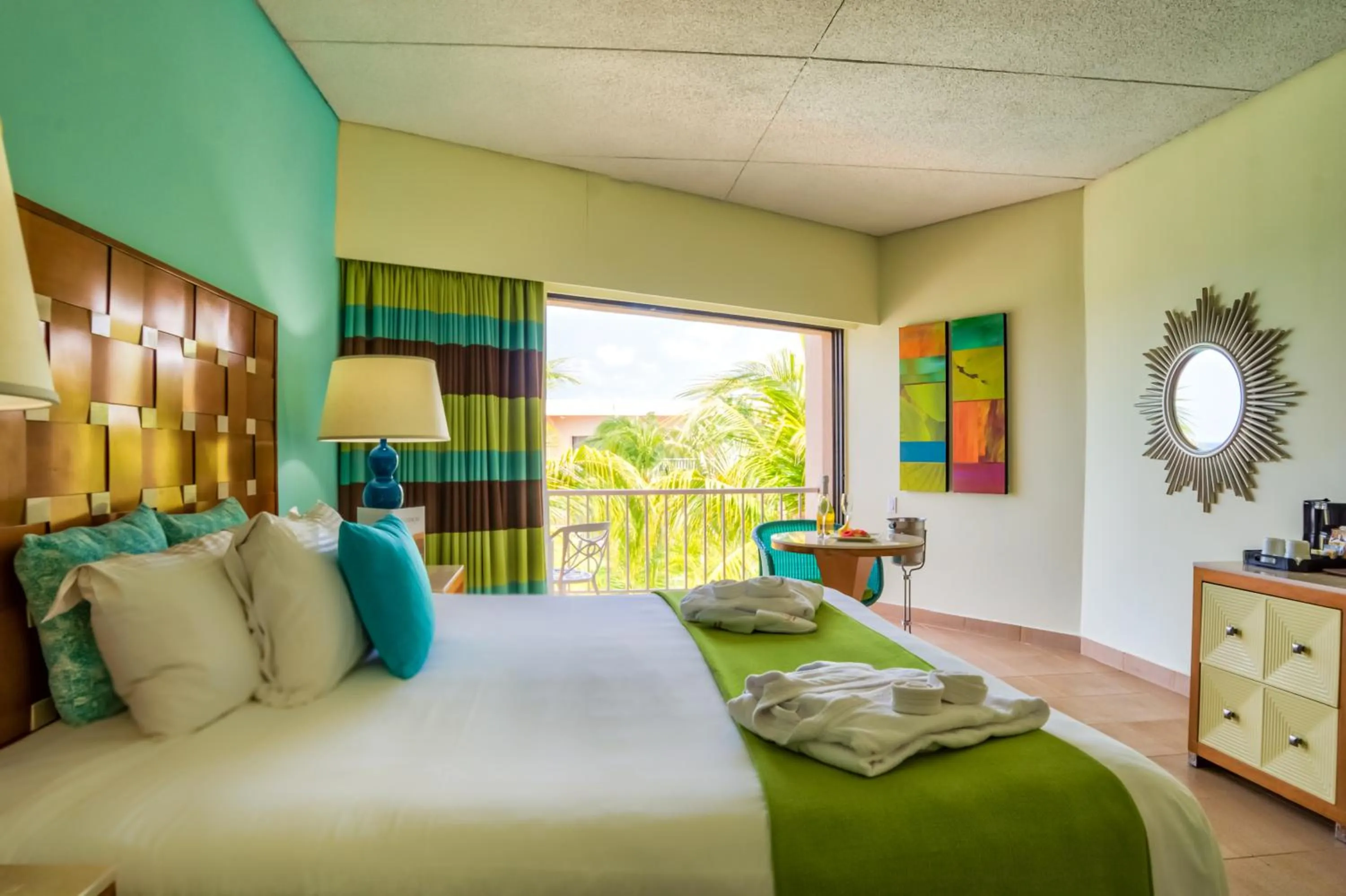 Bed in Sunscape Curacao Resort Spa & Casino