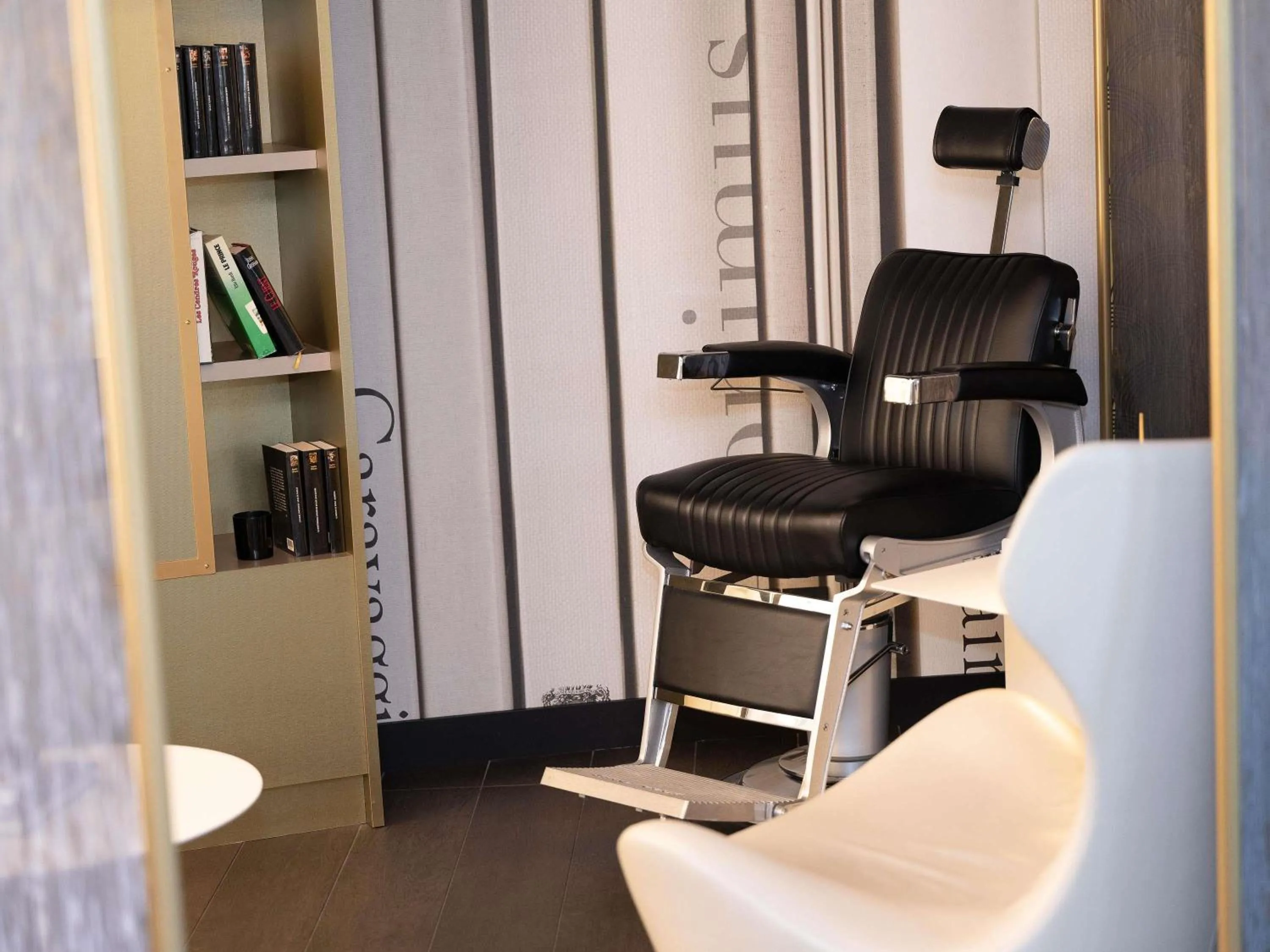 Lounge or bar in Pullman Brussels Centre Midi