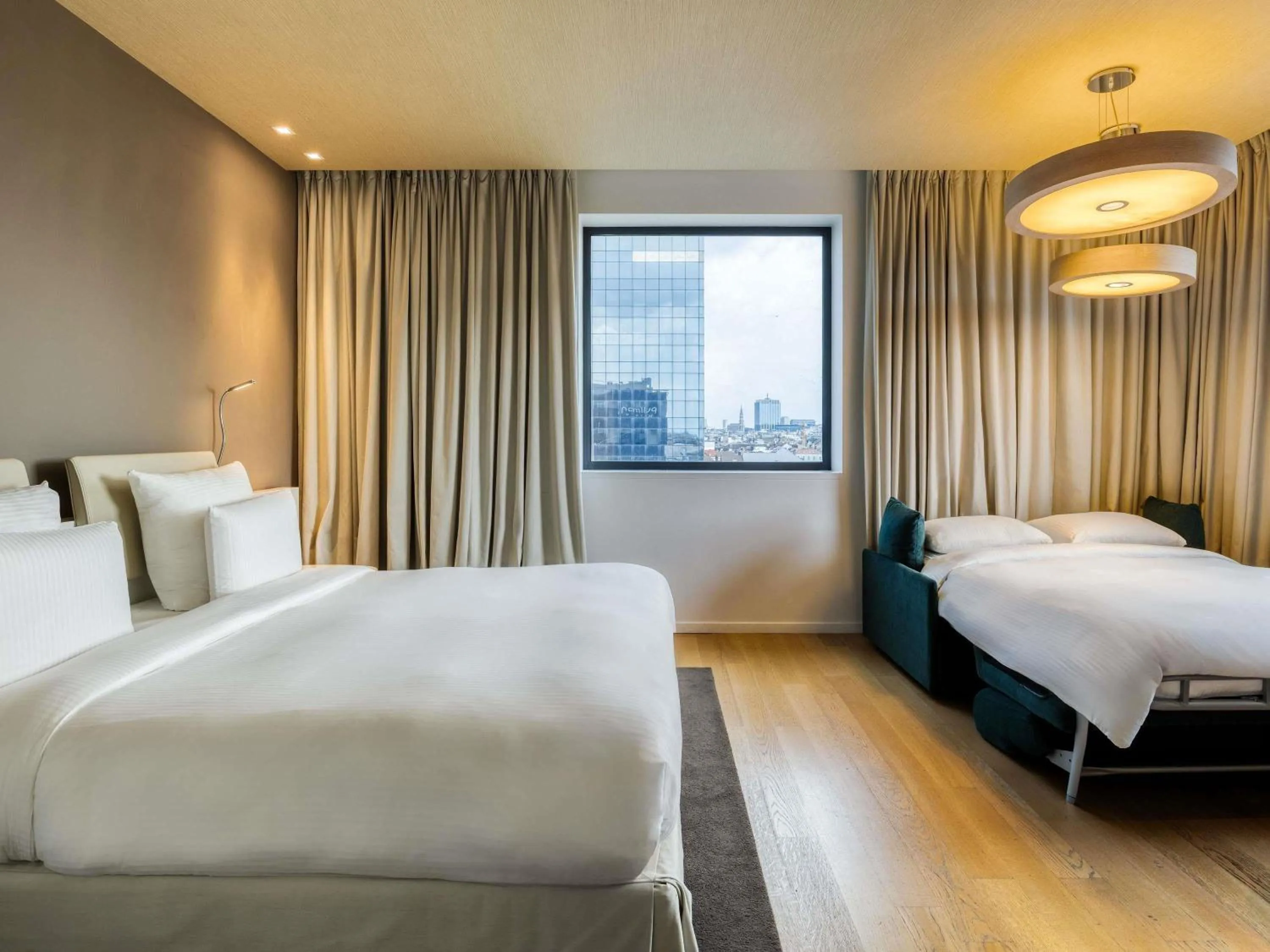 Bedroom, Bed in Pullman Brussels Centre Midi