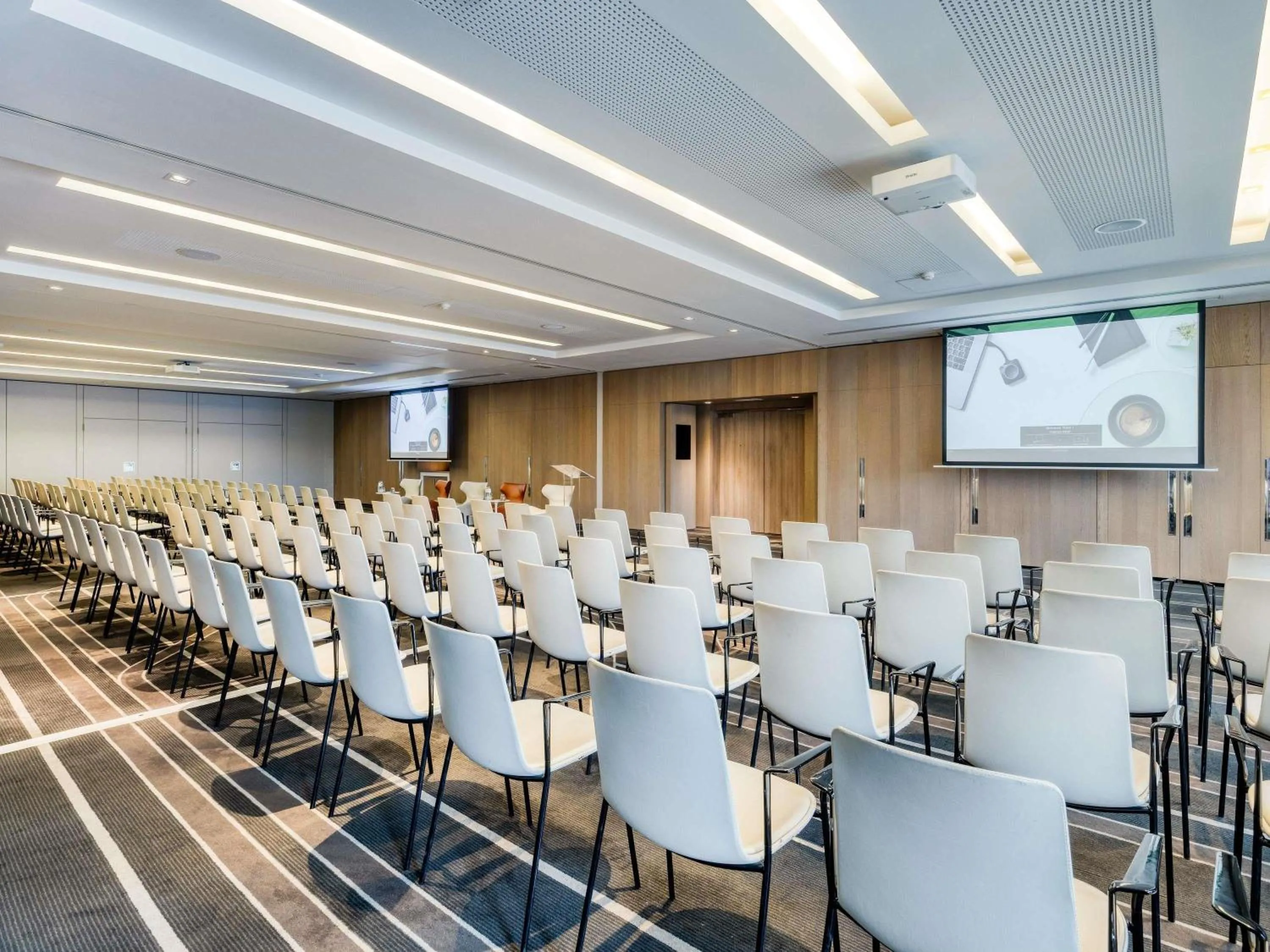 Meeting/conference room in Pullman Brussels Centre Midi