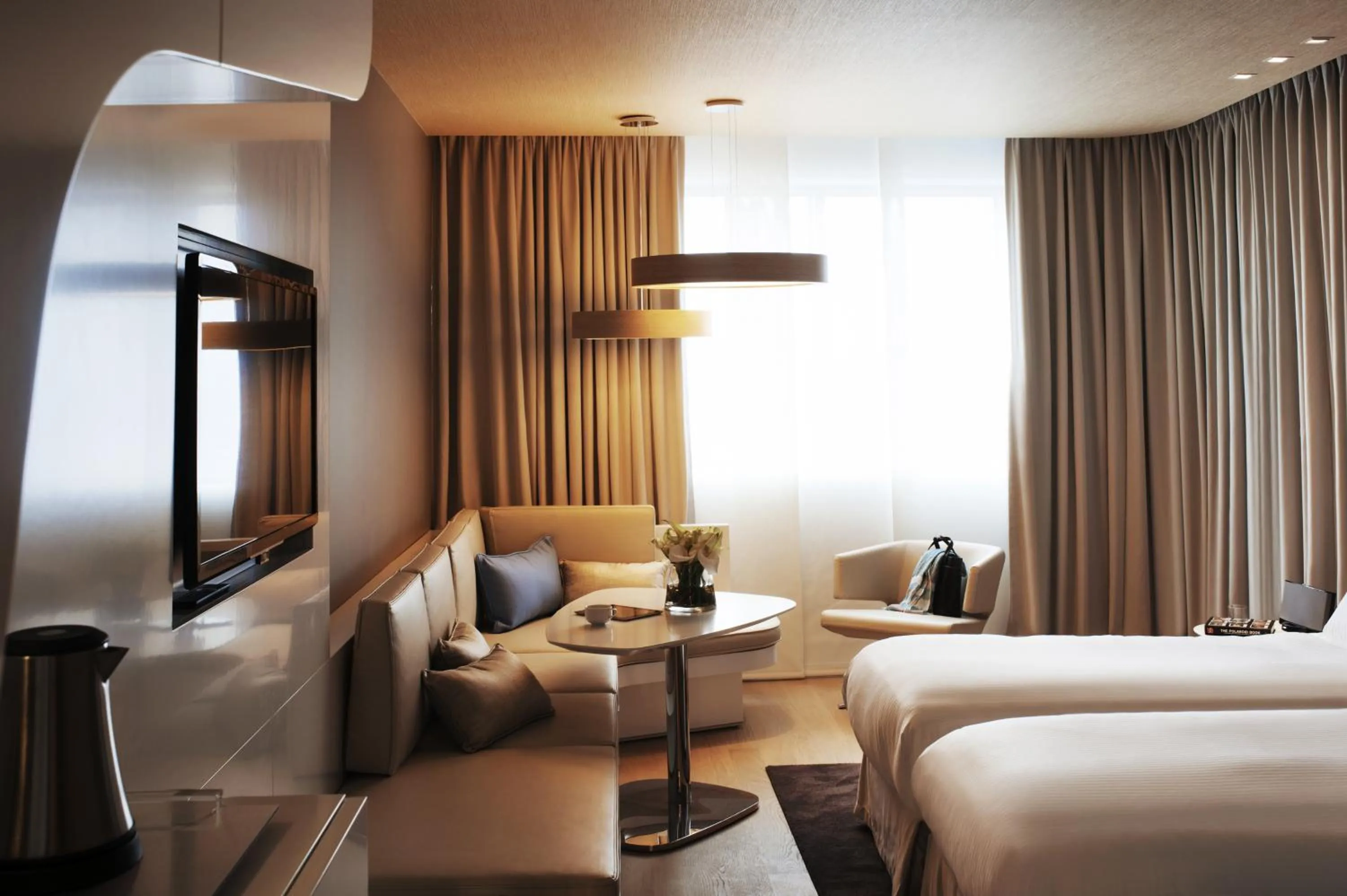 Bedroom, Bed in Pullman Brussels Centre Midi