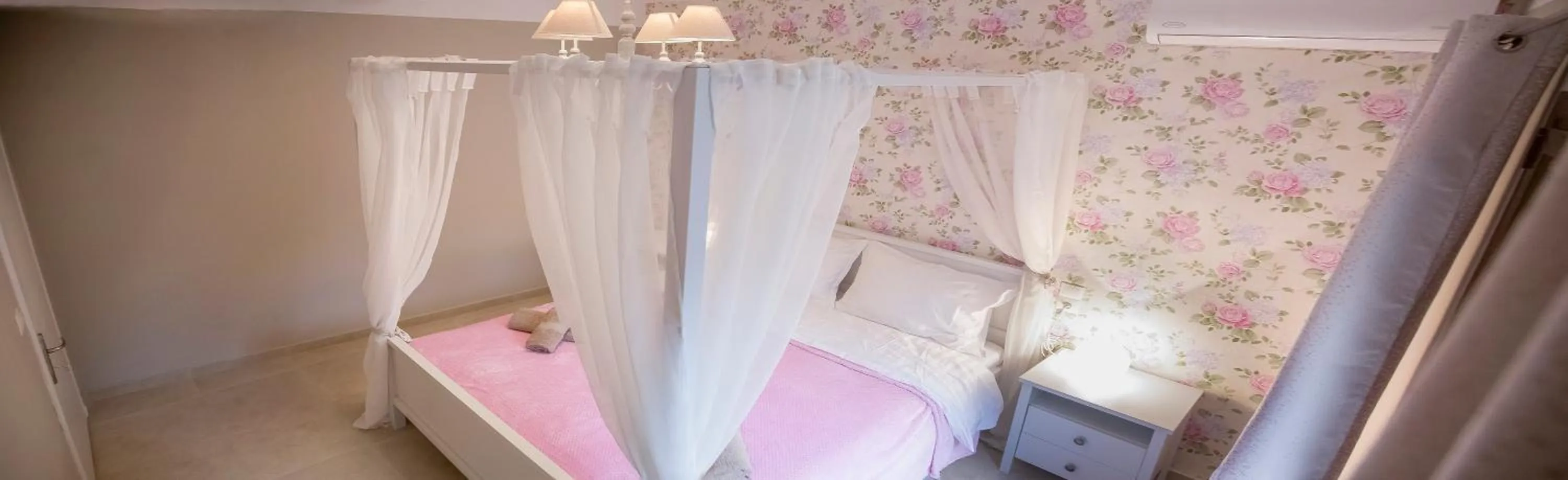 Property building, Bed in Historic Luxury House in the Heart of Meteora