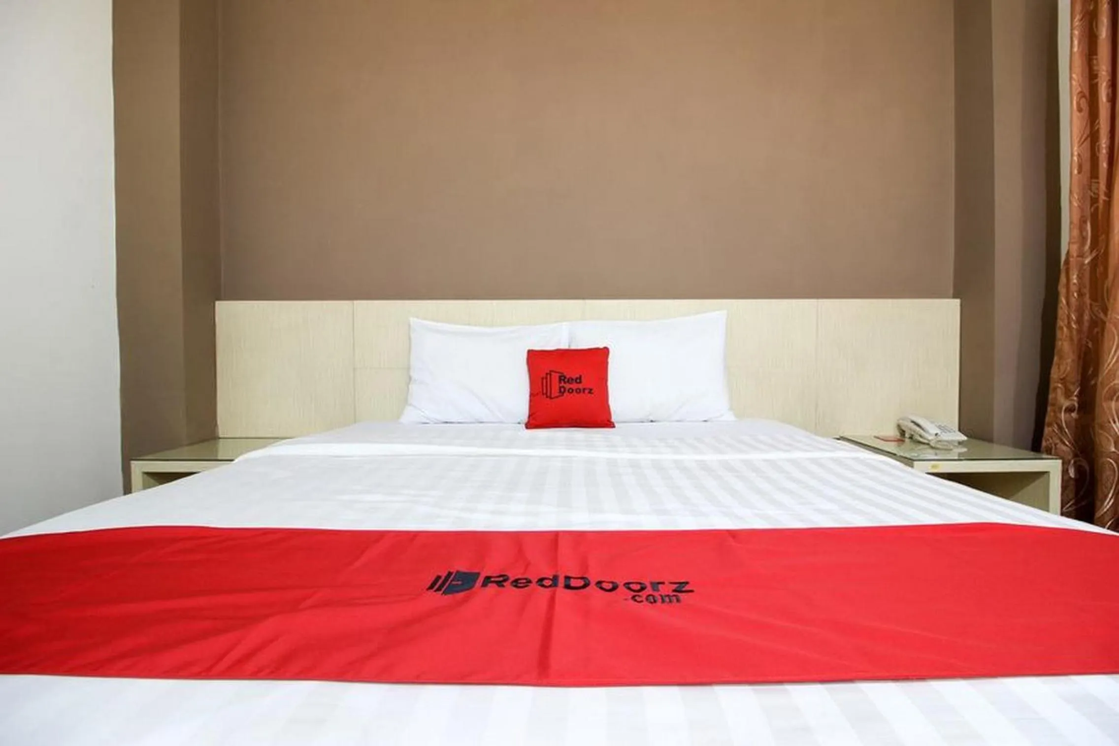 Bed in RedDoorz near Stadion Manahan Solo