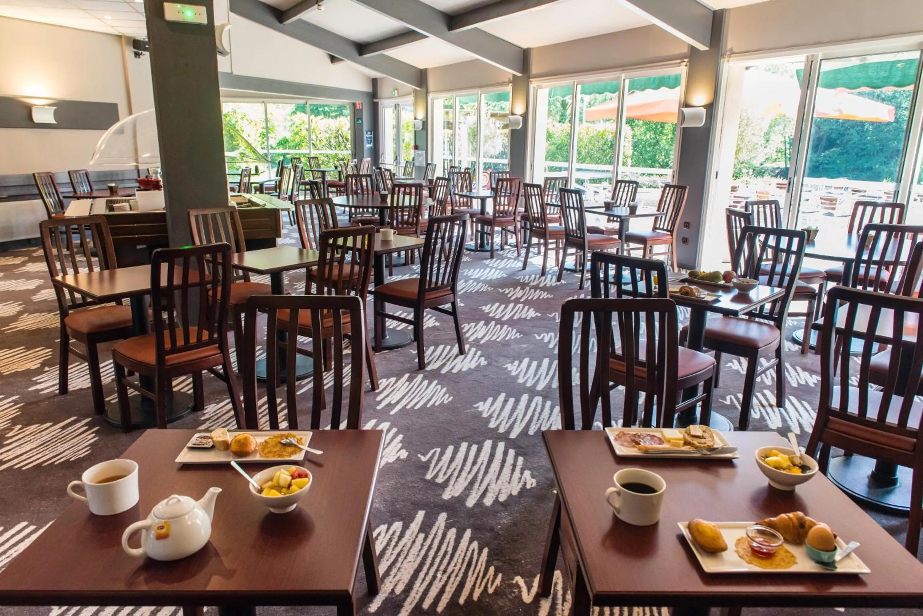 Restaurant/places to eat in Ibis Château-Thierry