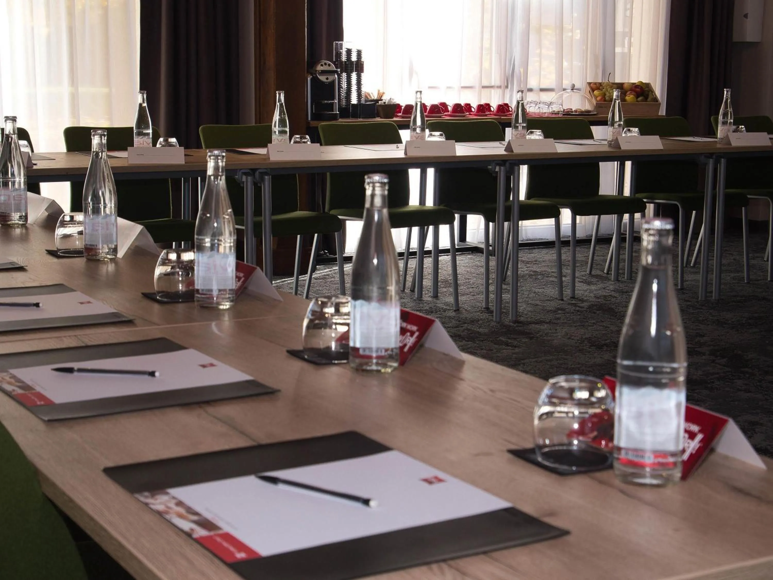 Meeting/conference room in Ibis Château-Thierry