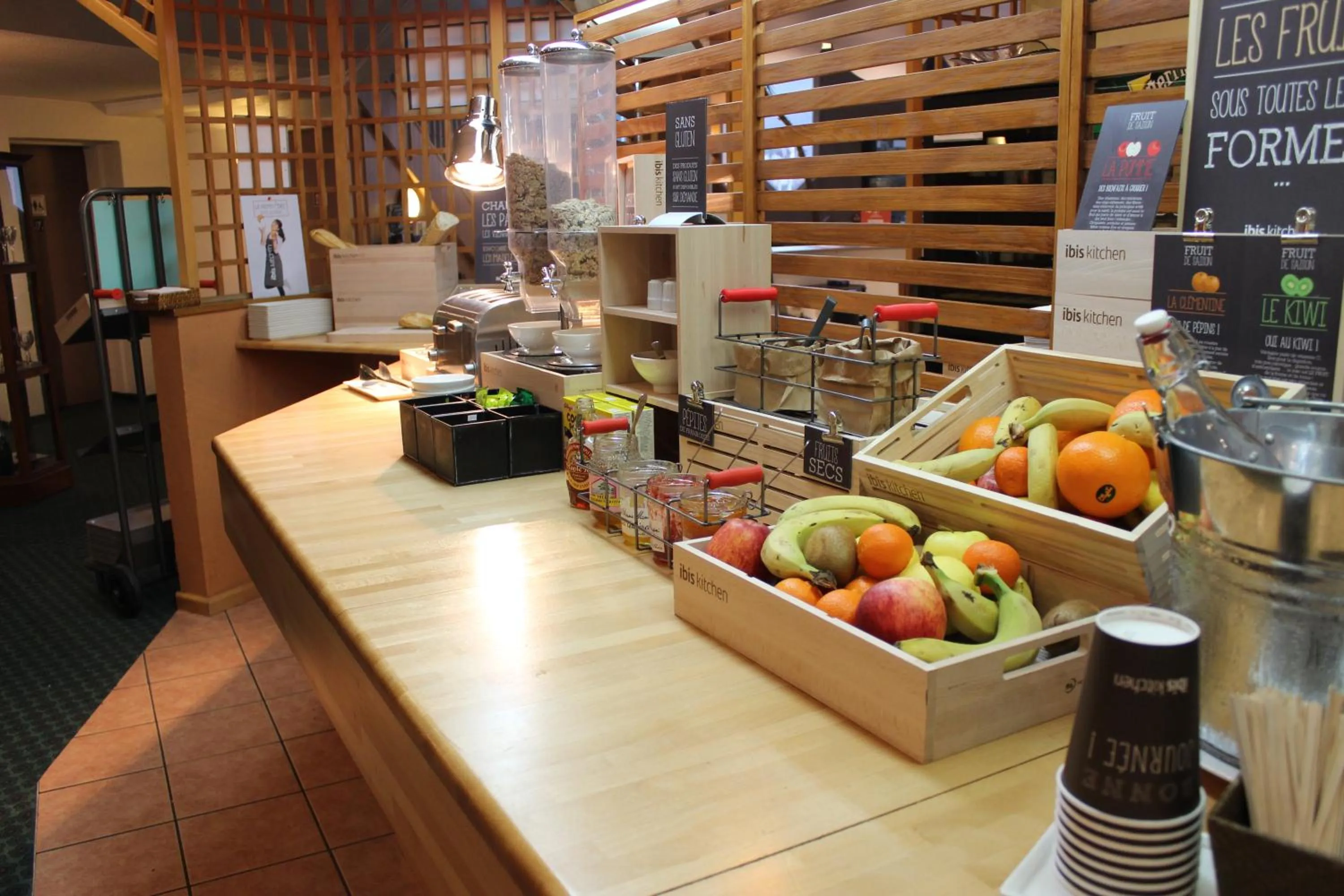 Buffet breakfast in Ibis Château-Thierry